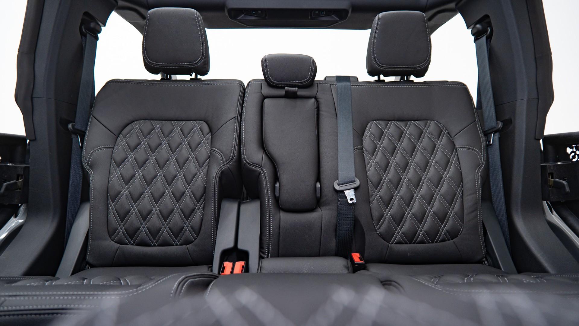 2025 FORD BRONCO in Carbonized Gray Metallic, photo 32 of 57