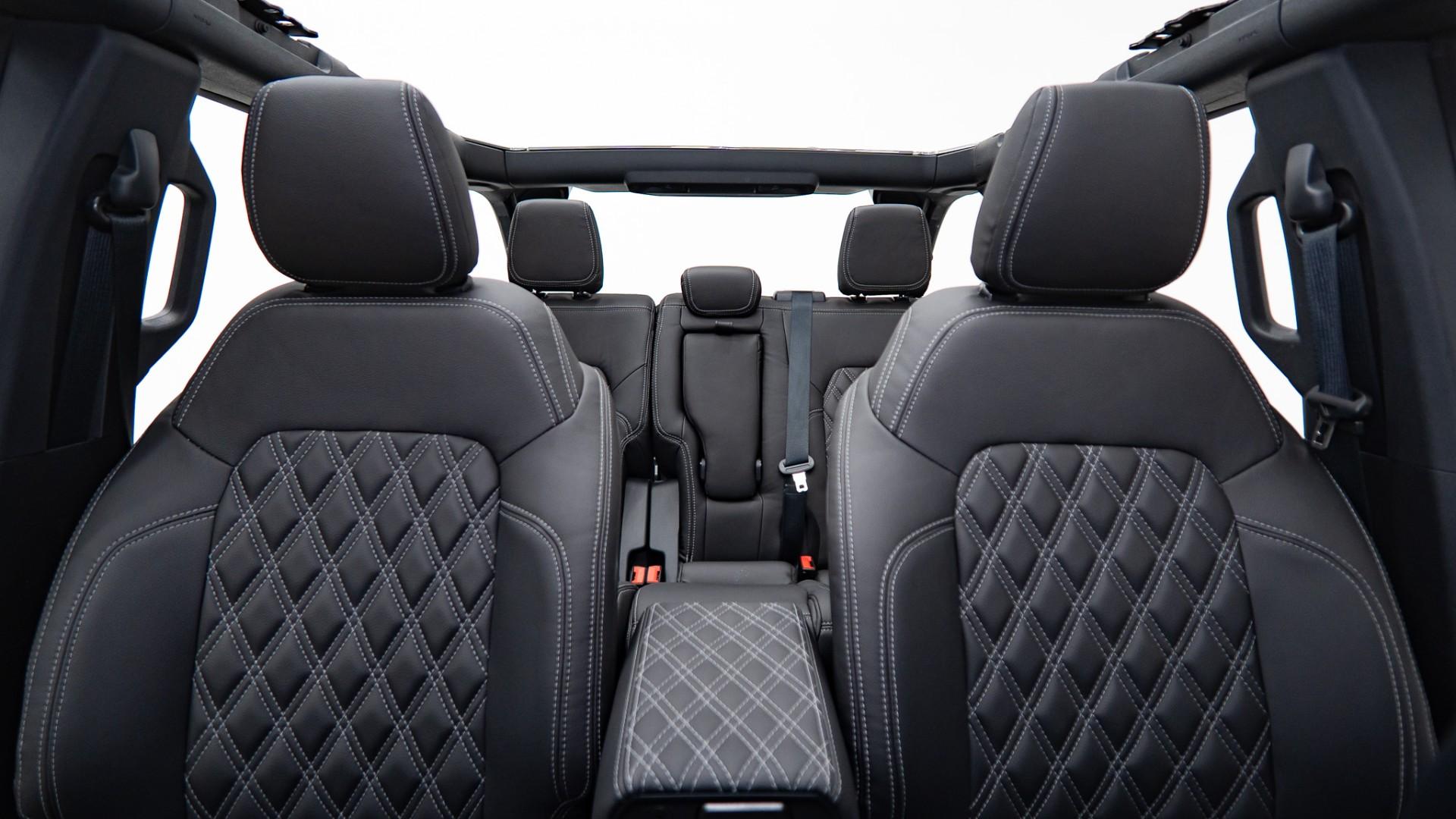 2025 FORD BRONCO in Carbonized Gray Metallic, photo 35 of 57