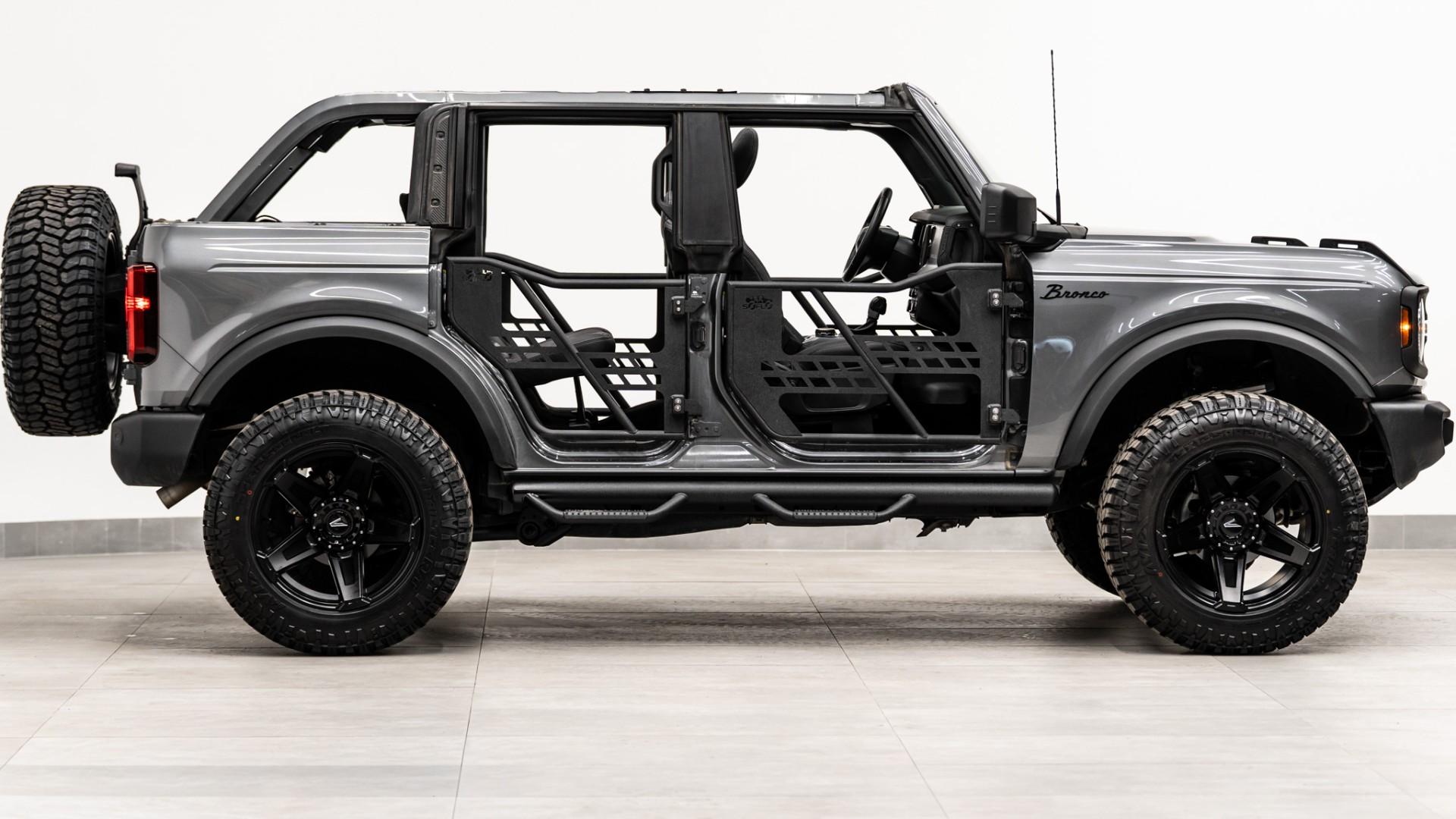 2025 FORD BRONCO in Carbonized Gray Metallic, photo 16 of 57