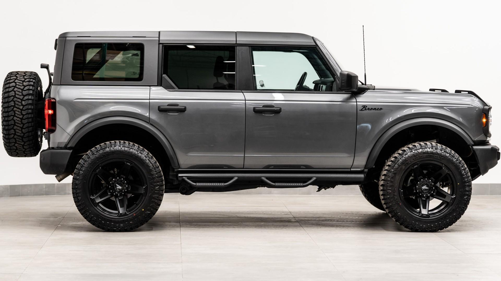 2025 FORD BRONCO in Carbonized Gray Metallic, photo 10 of 57