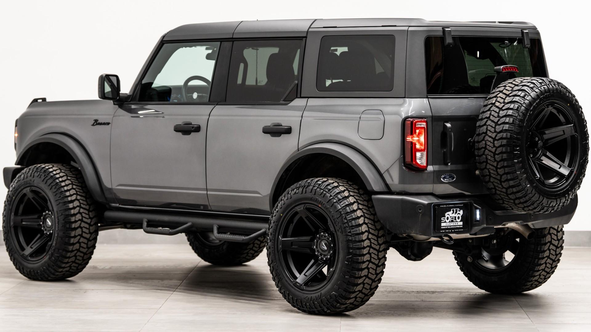 2025 FORD BRONCO in Carbonized Gray Metallic, photo 13 of 57