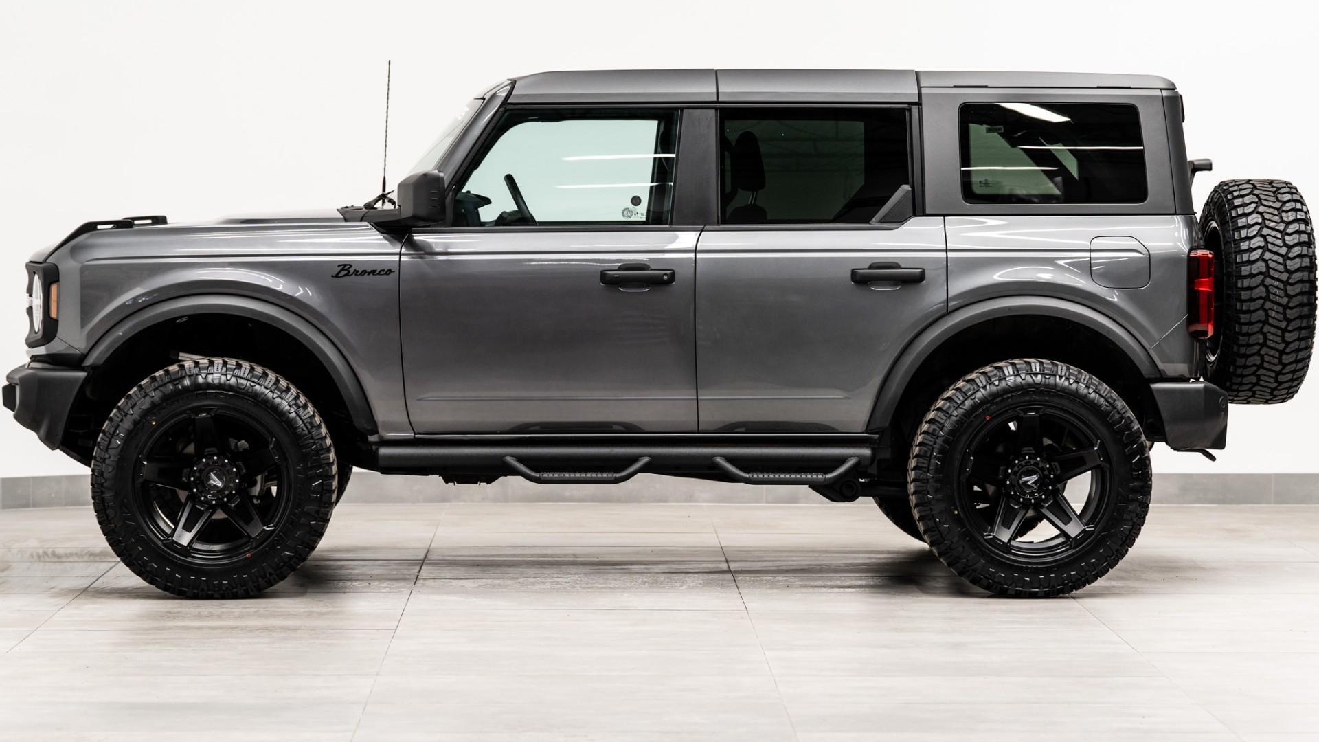 2025 FORD BRONCO in Carbonized Gray Metallic, photo 14 of 57