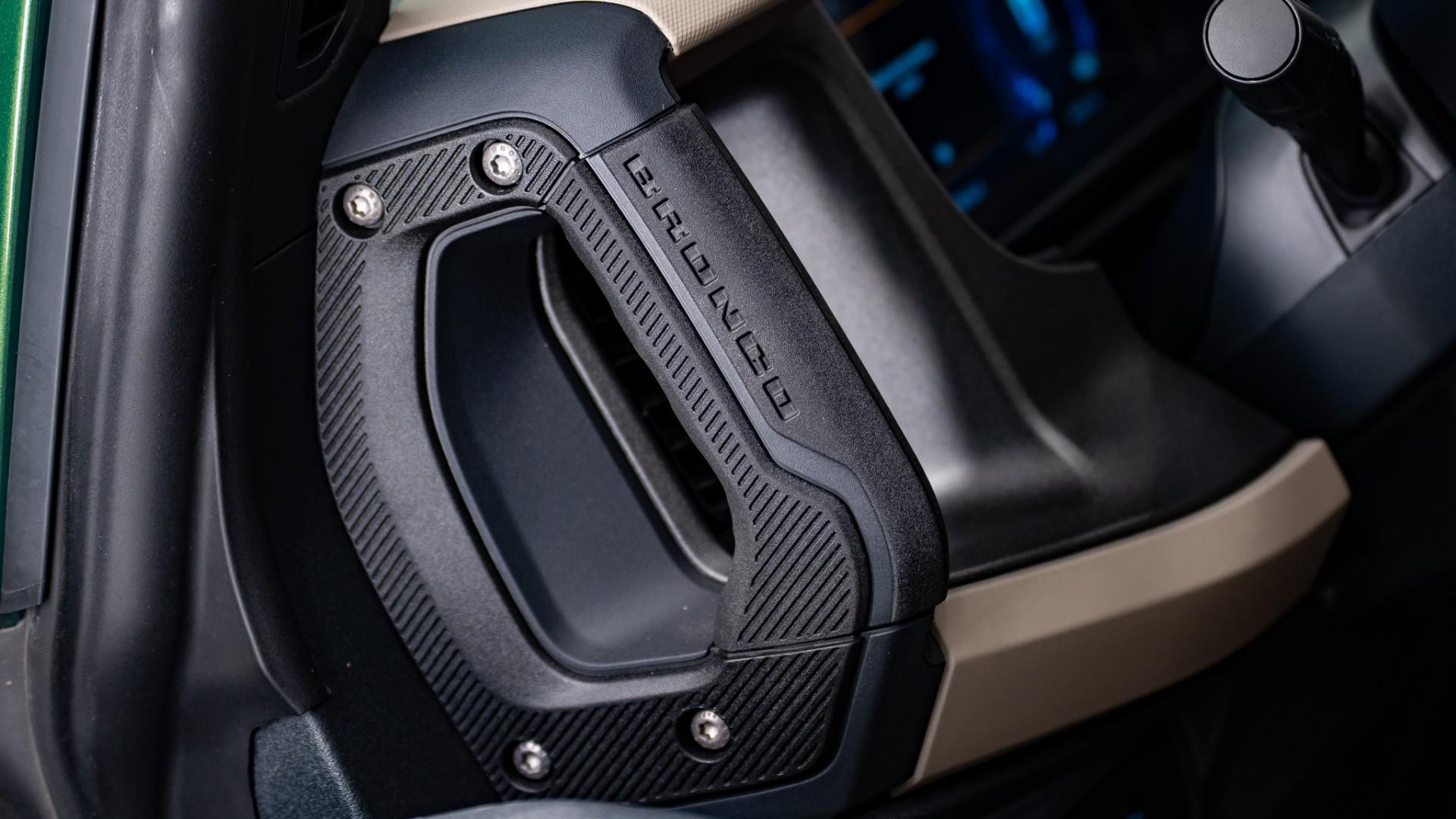 2025 FORD BRONCO in Eruption Green Metallic, photo 22 of 50