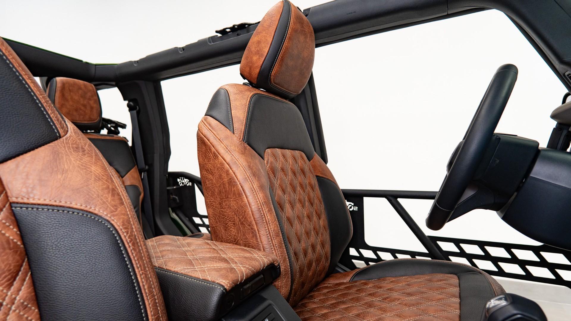 2025 FORD BRONCO in Eruption Green Metallic, photo 32 of 50
