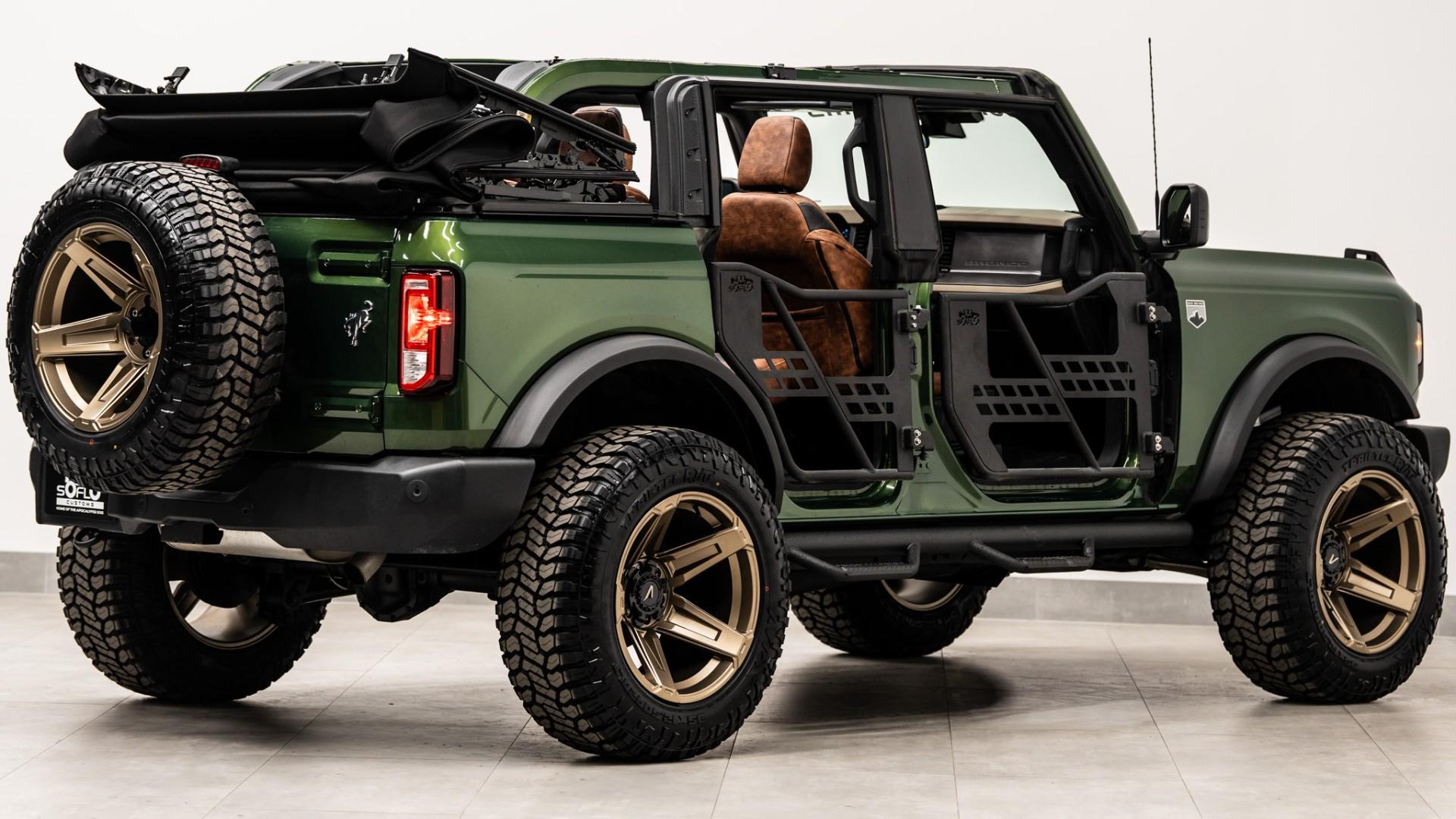 2025 FORD BRONCO in Eruption Green Metallic, photo 15 of 50