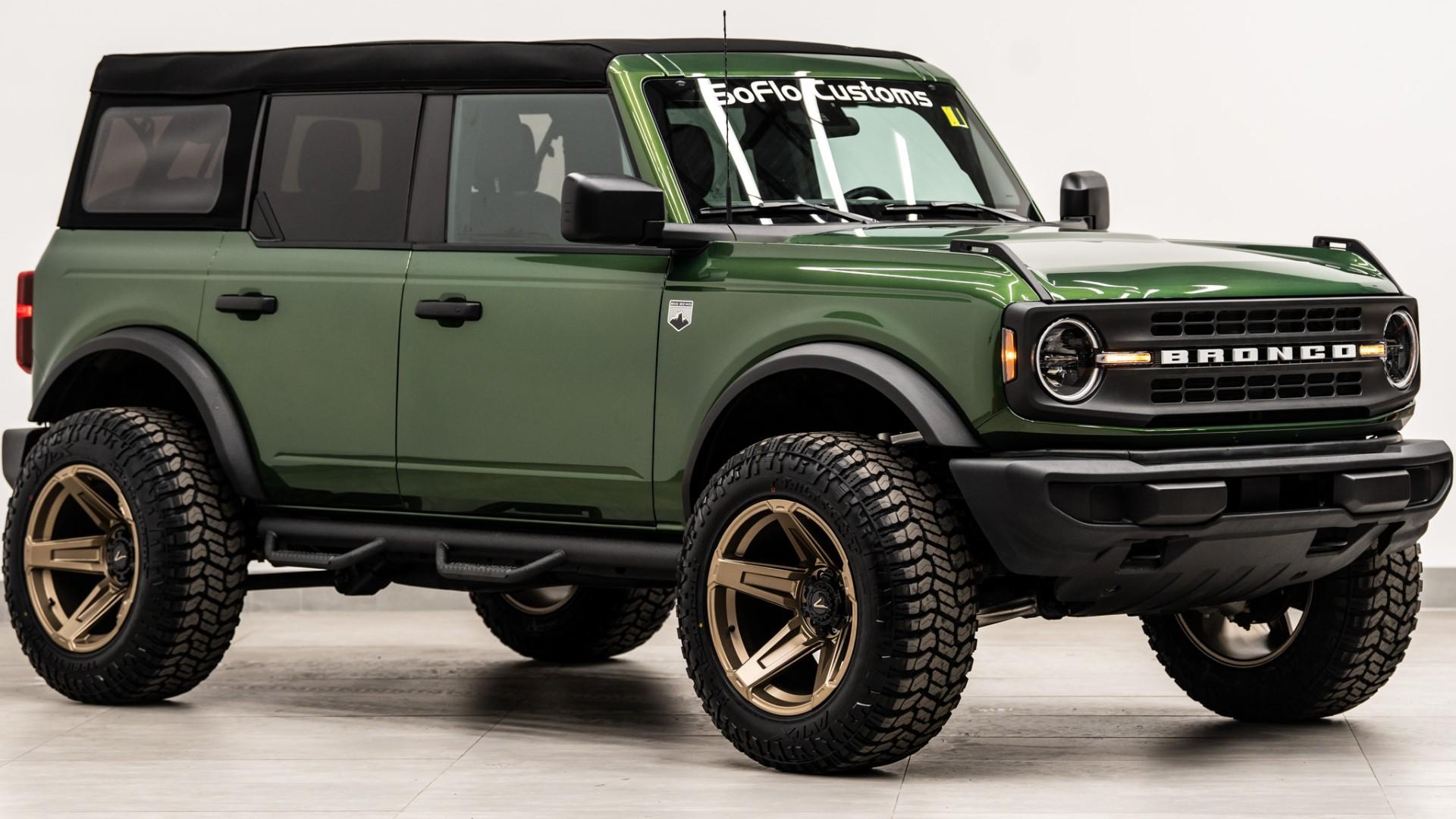 2025 FORD BRONCO in Eruption Green Metallic, photo 7 of 50