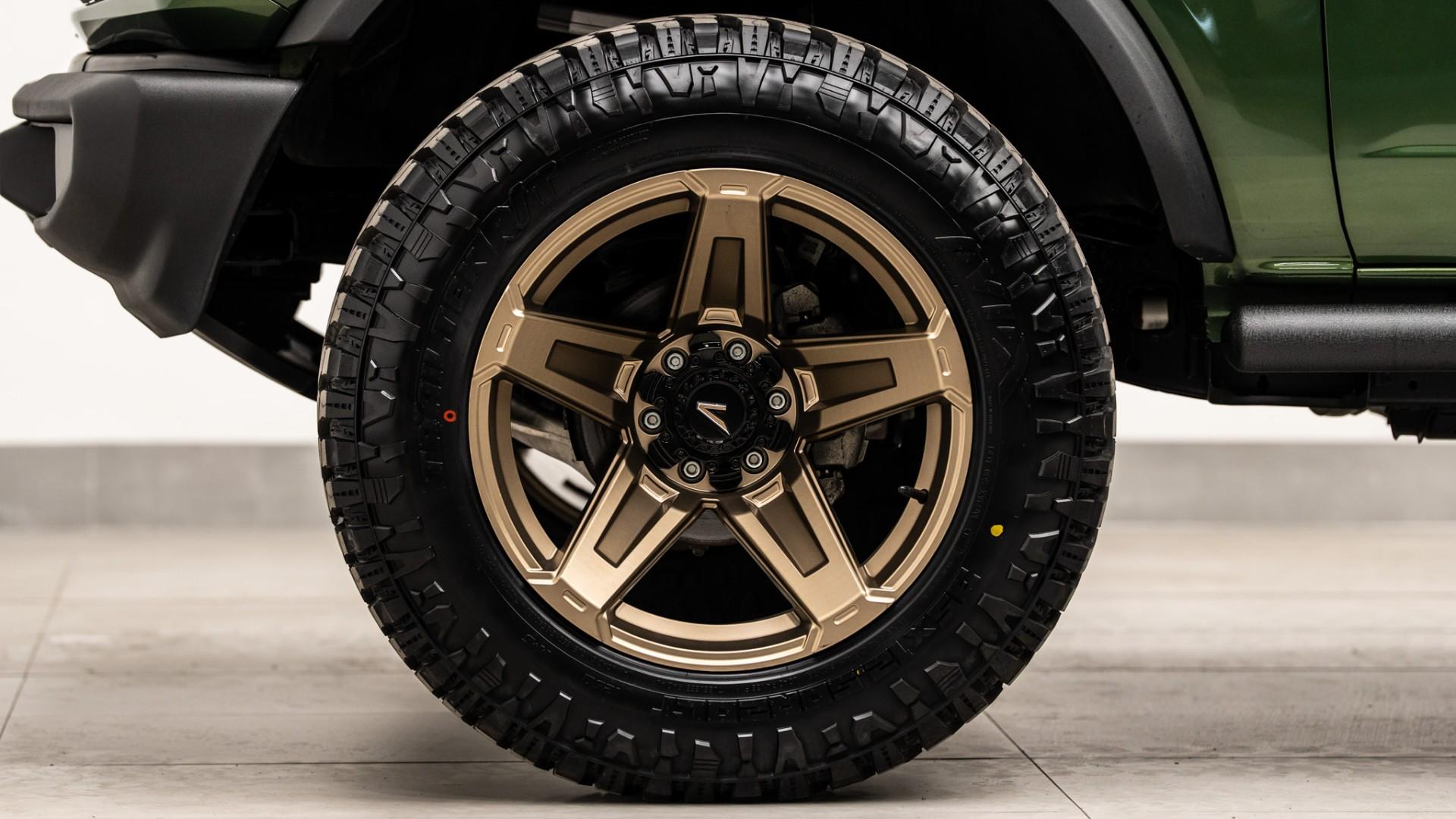2025 FORD BRONCO in Eruption Green Metallic, photo 49 of 50