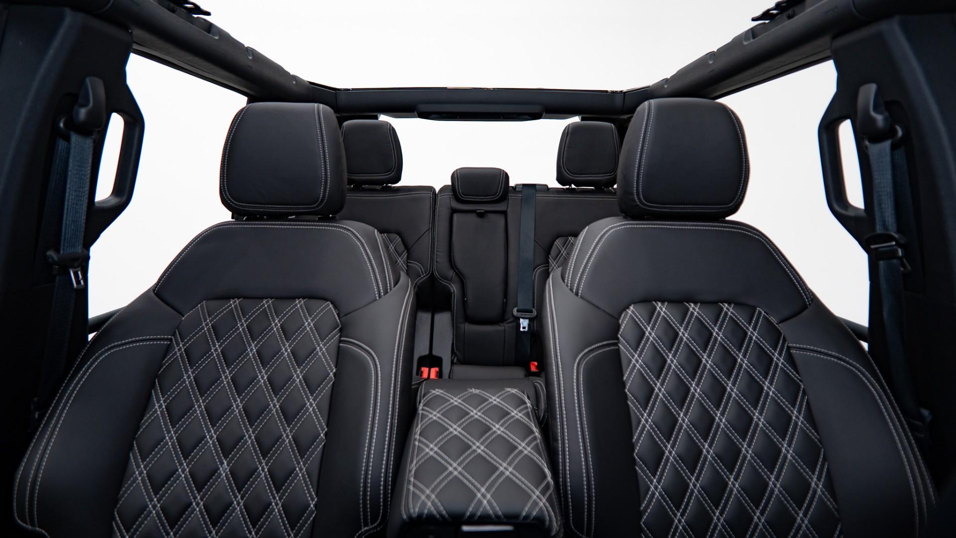 2025 FORD BRONCO in Black, photo 3 of 42