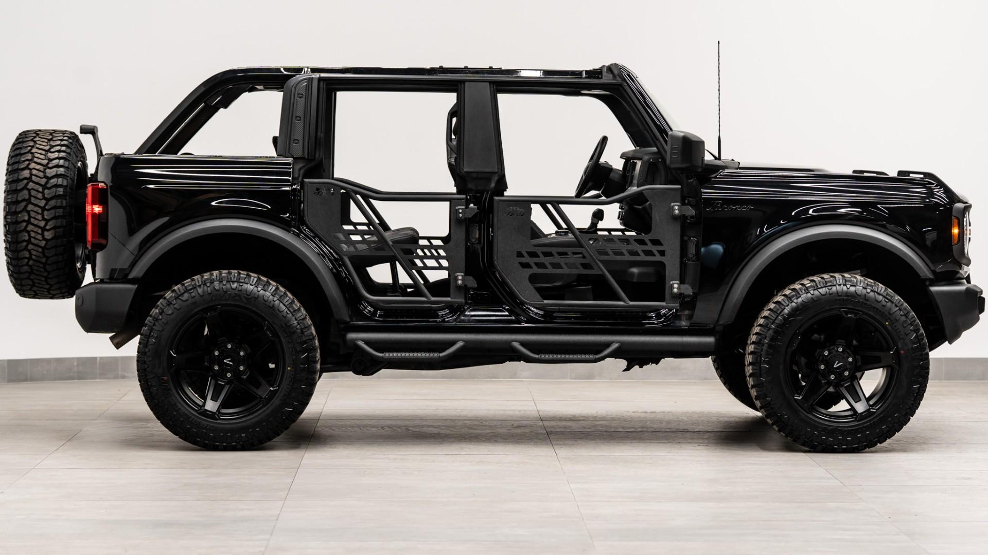 2025 FORD BRONCO in Black, photo 14 of 42