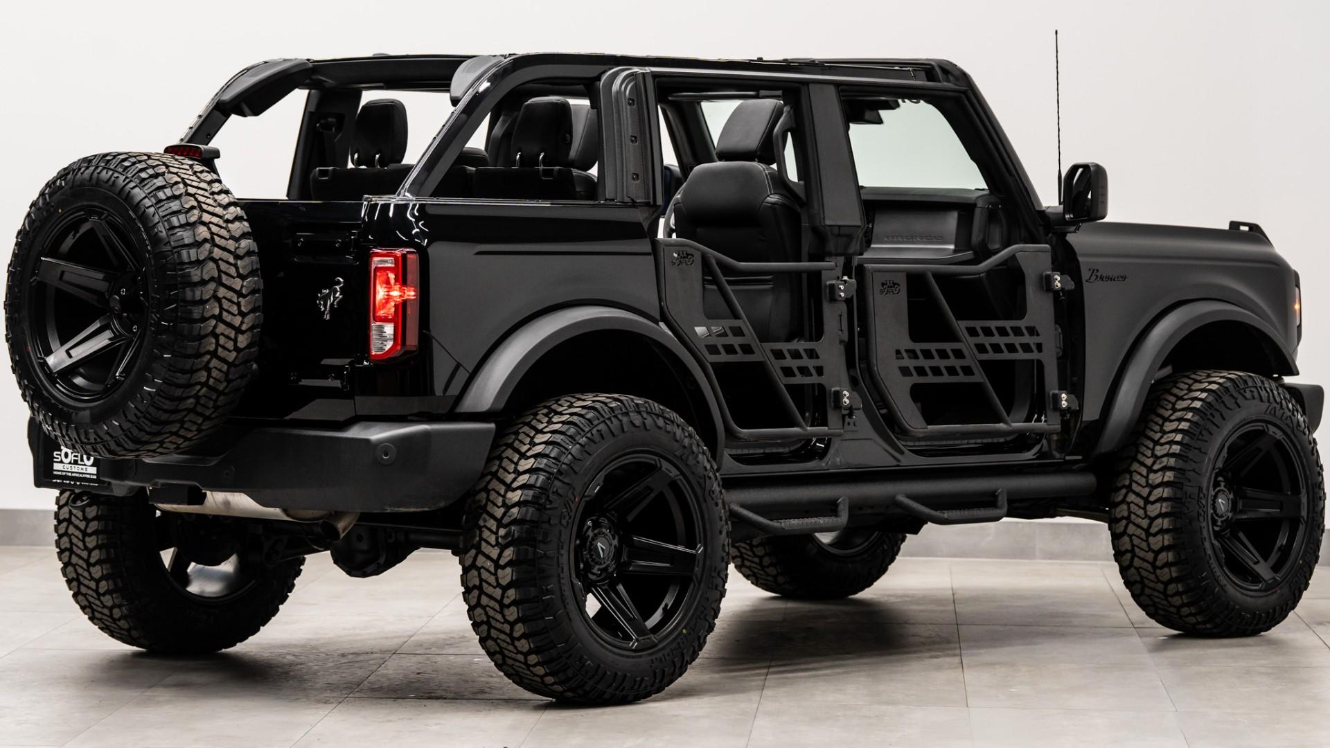 2025 FORD BRONCO in Black, photo 16 of 42