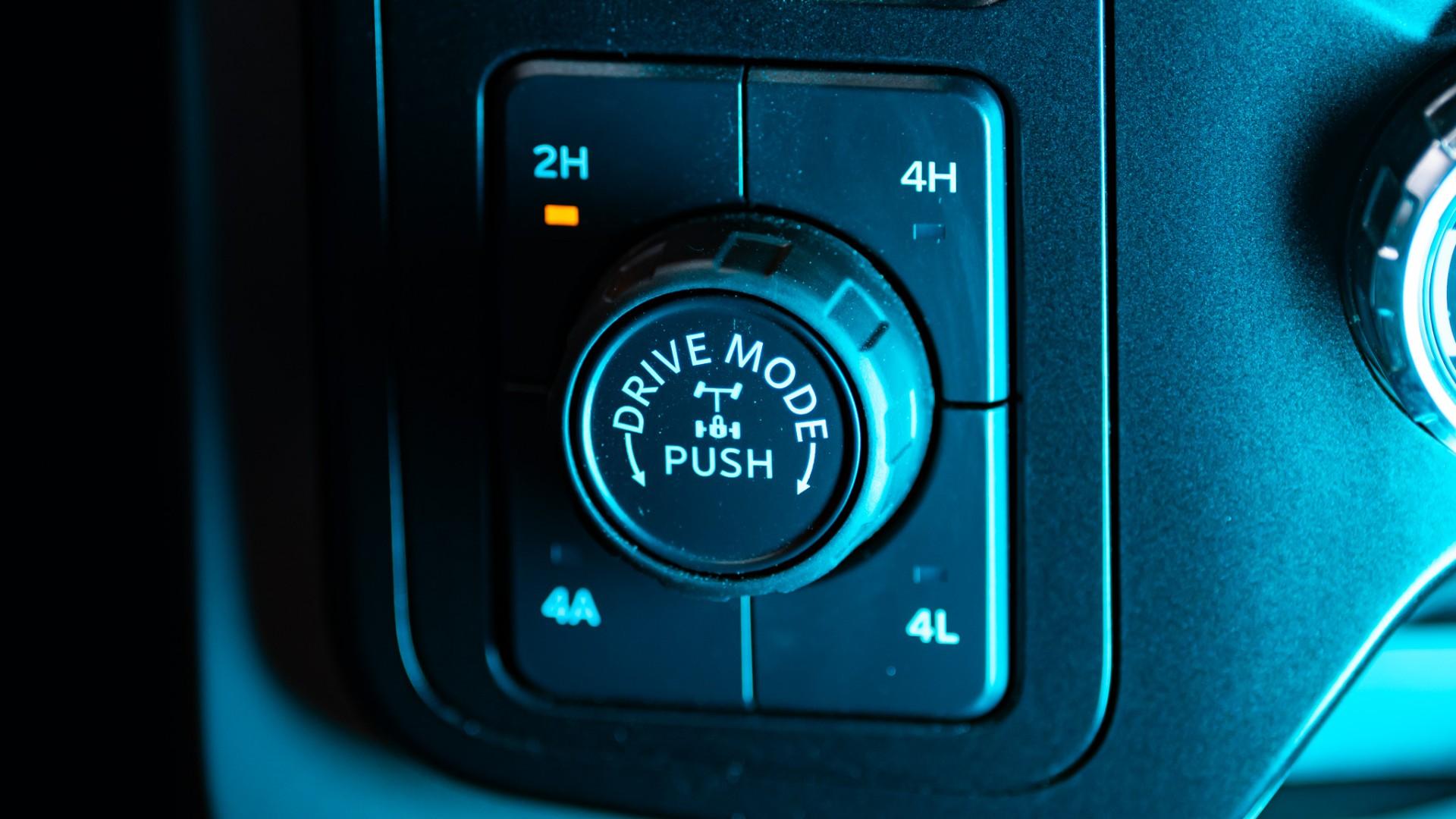 2024 FORD F-150 LARIAT in Gray, photo 48 of 56