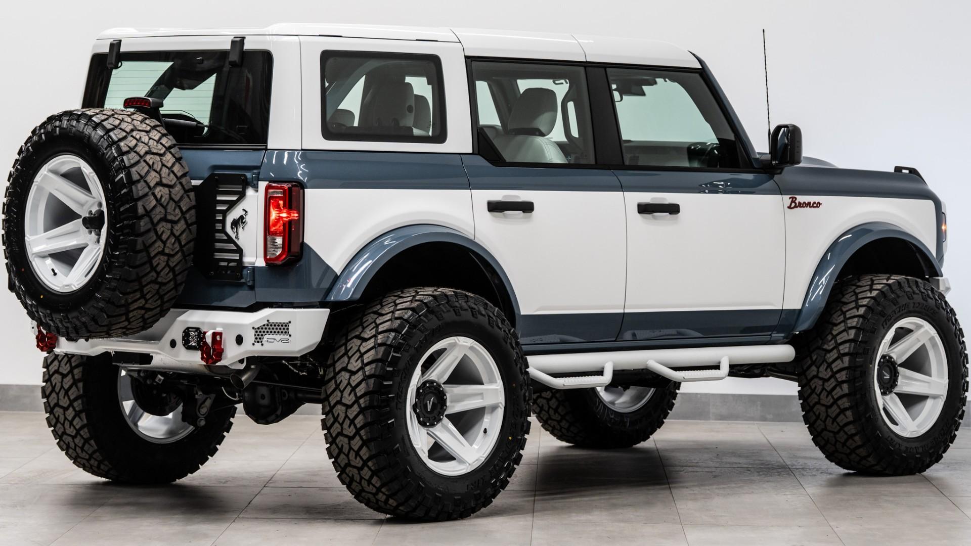 2025 FORD BRONCO in Azzure Gray, photo 9 of 57
