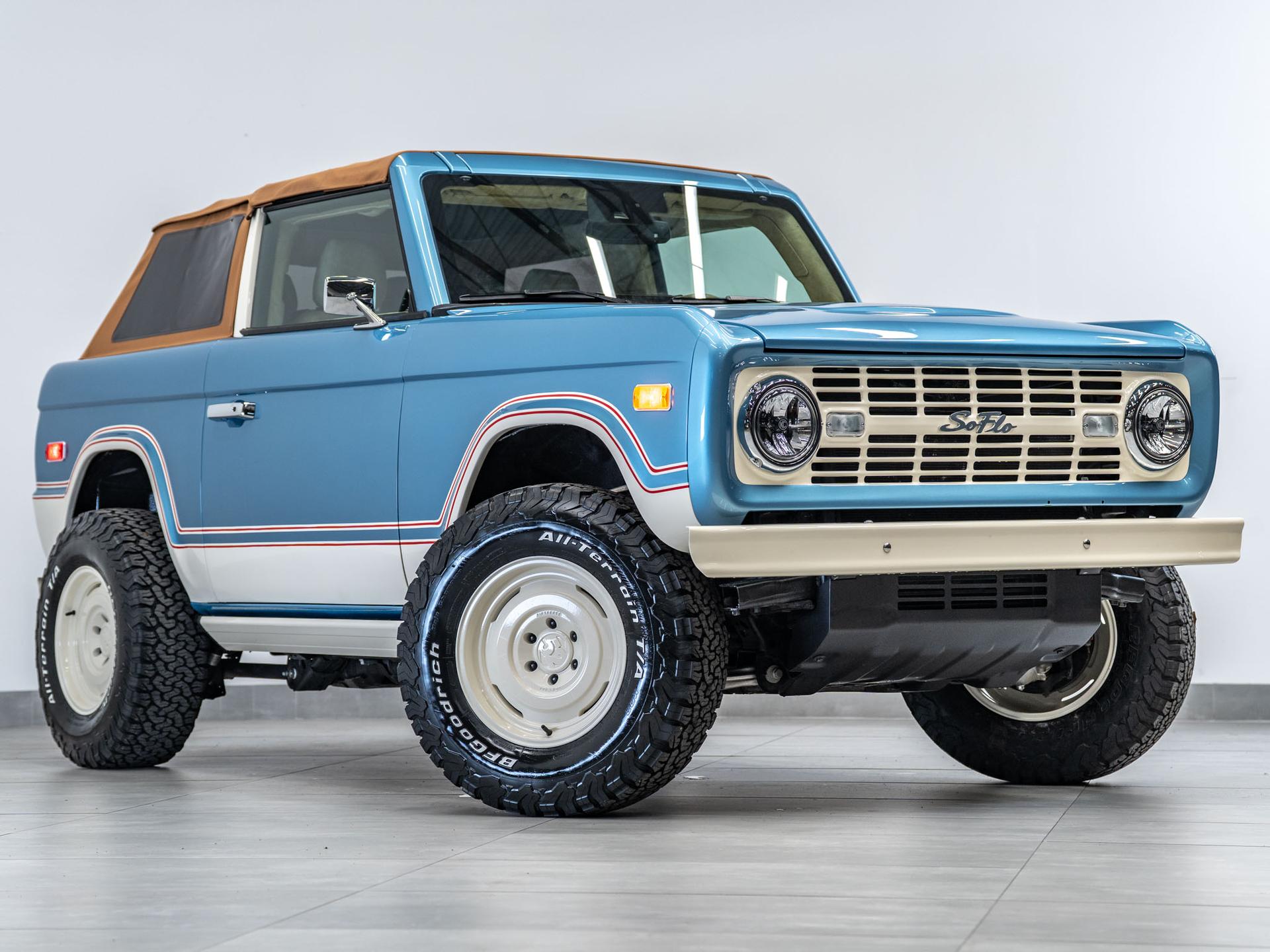 2024 FORD BRONCO in Blue, photo 5 of 52