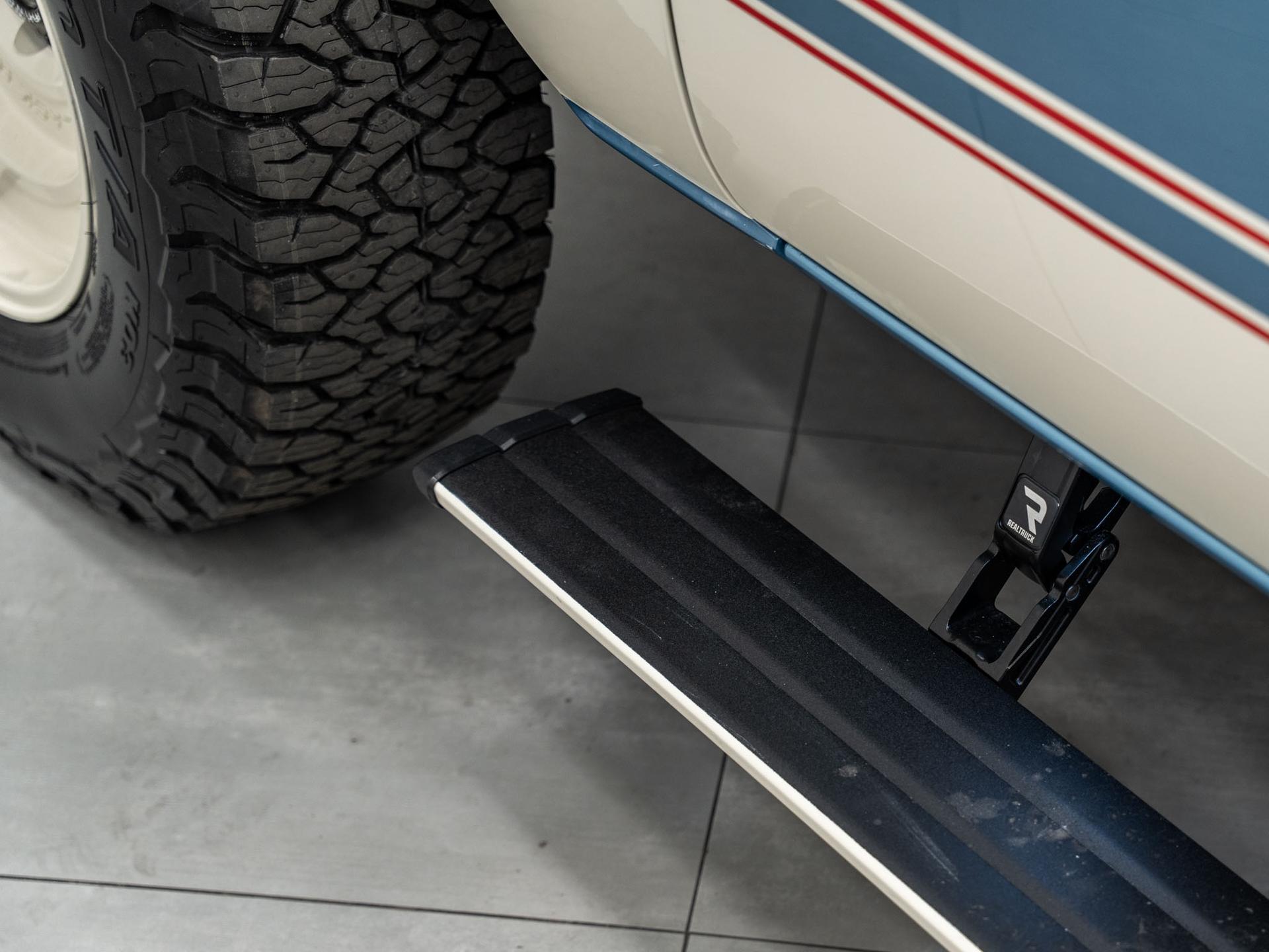 2024 FORD BRONCO in Blue, photo 46 of 52