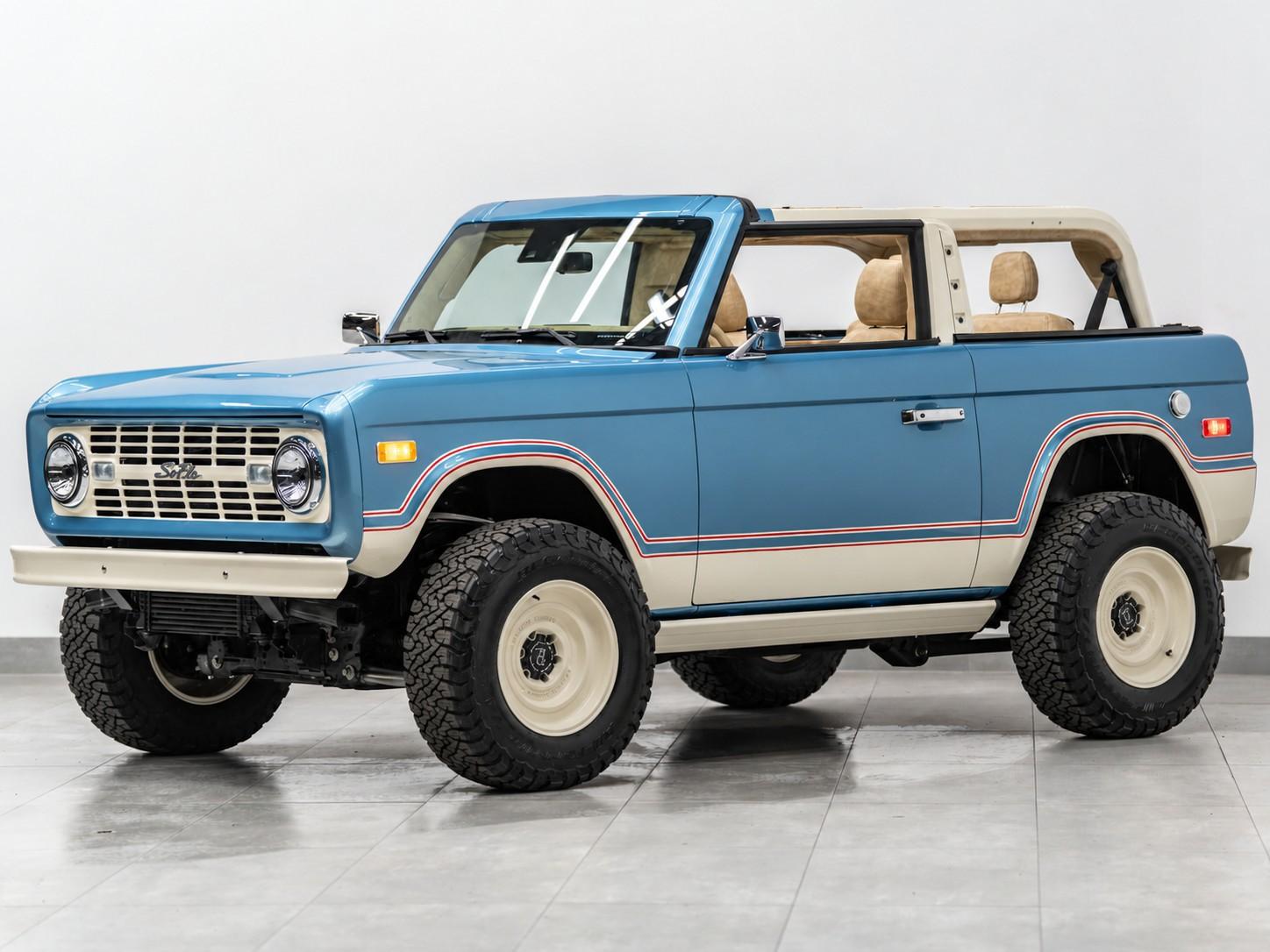 2024 FORD BRONCO in Blue, photo 2 of 5