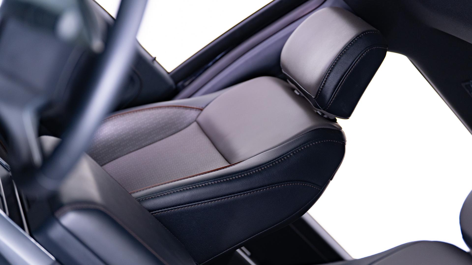 2024 FORD F-150 LARIAT in Black, photo 30 of 46