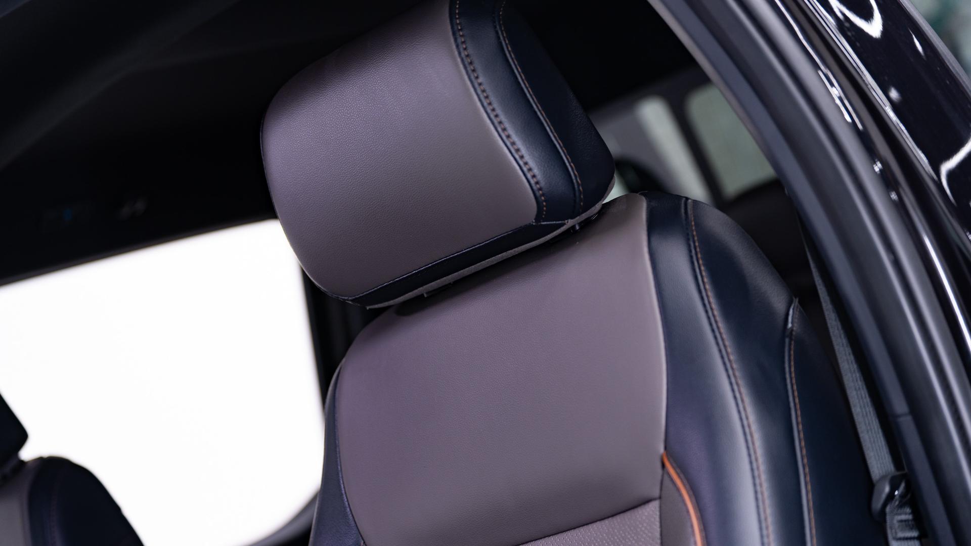 2024 FORD F-150 LARIAT in Black, photo 37 of 46