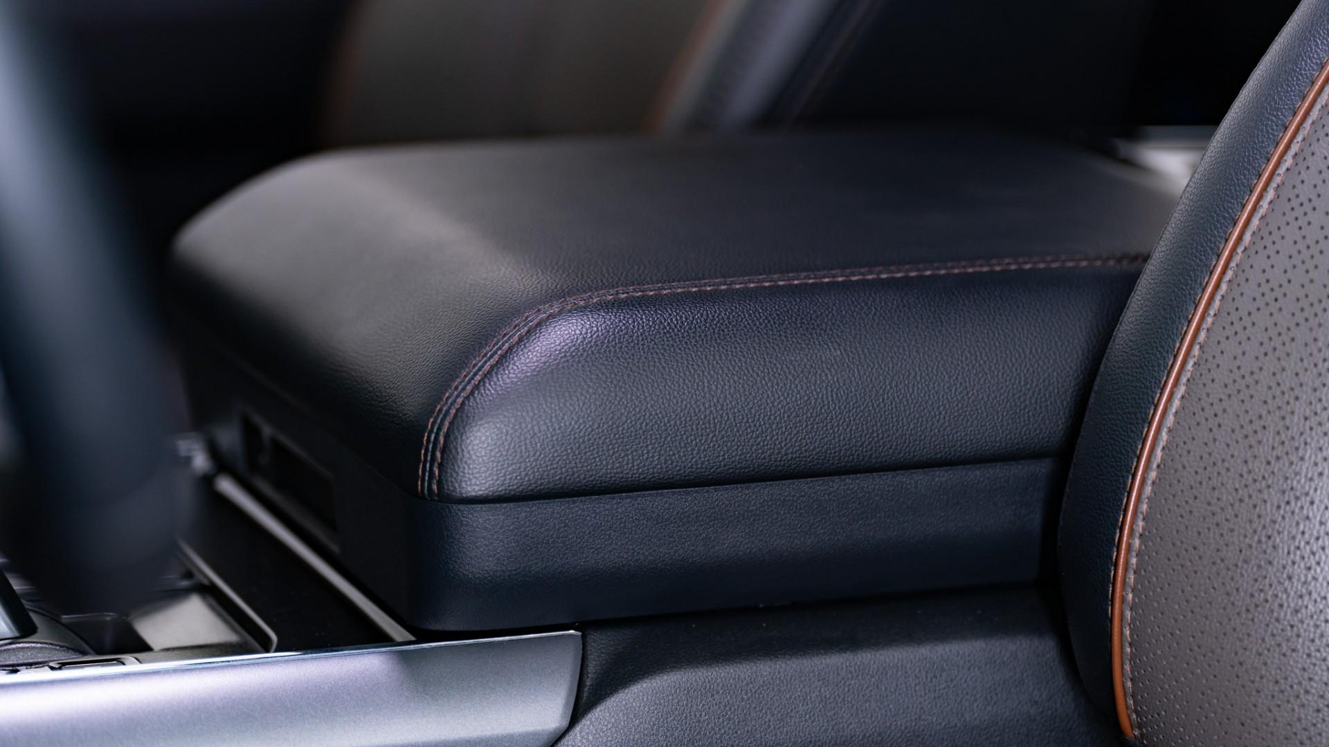 2024 FORD F-150 LARIAT in Black, photo 38 of 46