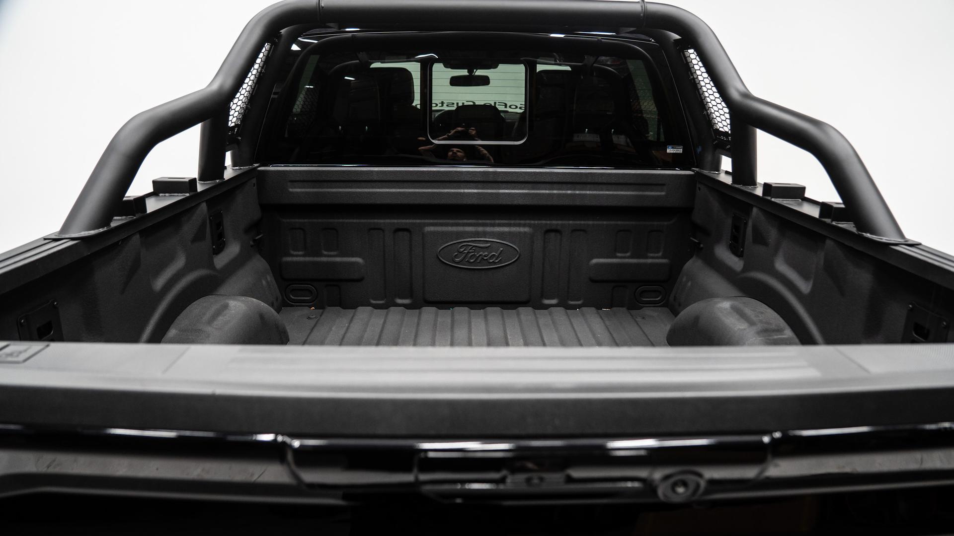 2024 FORD F-150 LARIAT in Black, photo 11 of 46