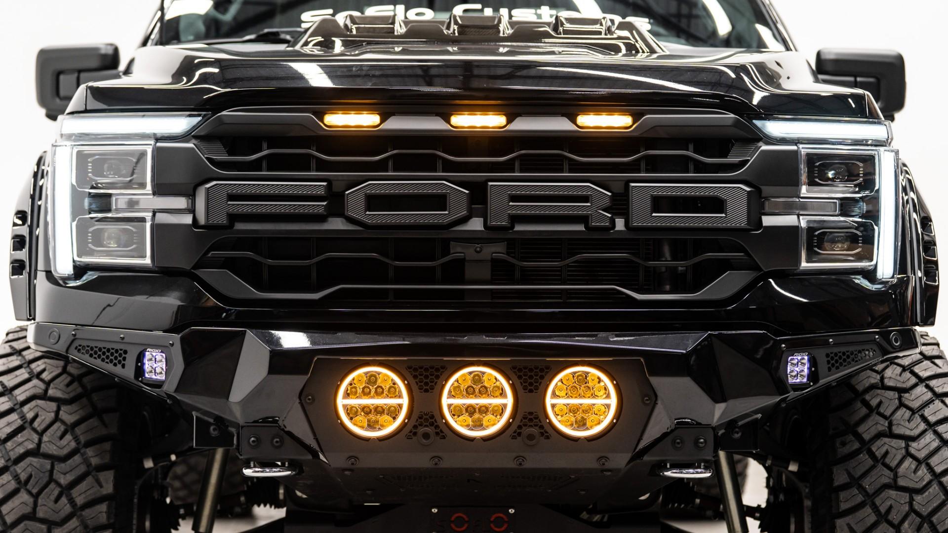 2024 FORD F-150 LARIAT in Black, photo 18 of 46