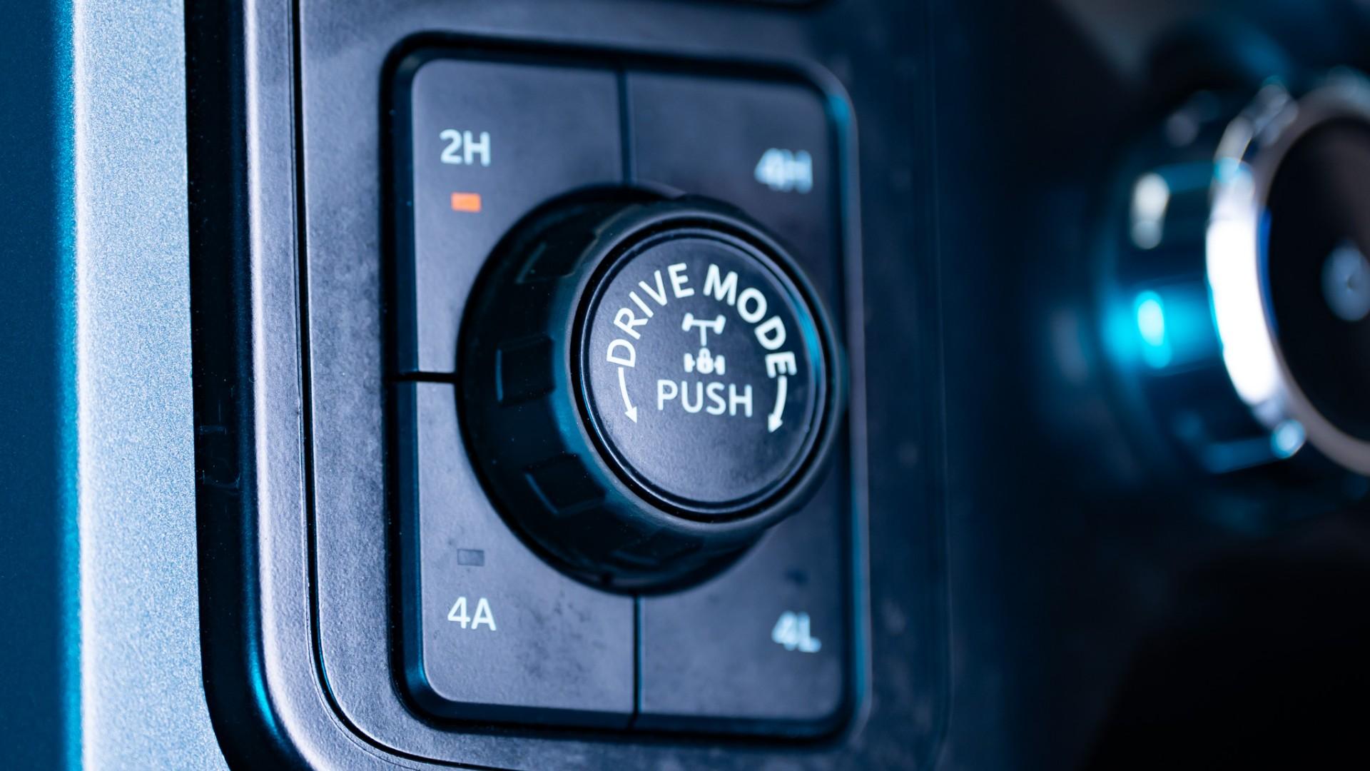 2024 FORD F-150 LARIAT in Tan, photo 50 of 53