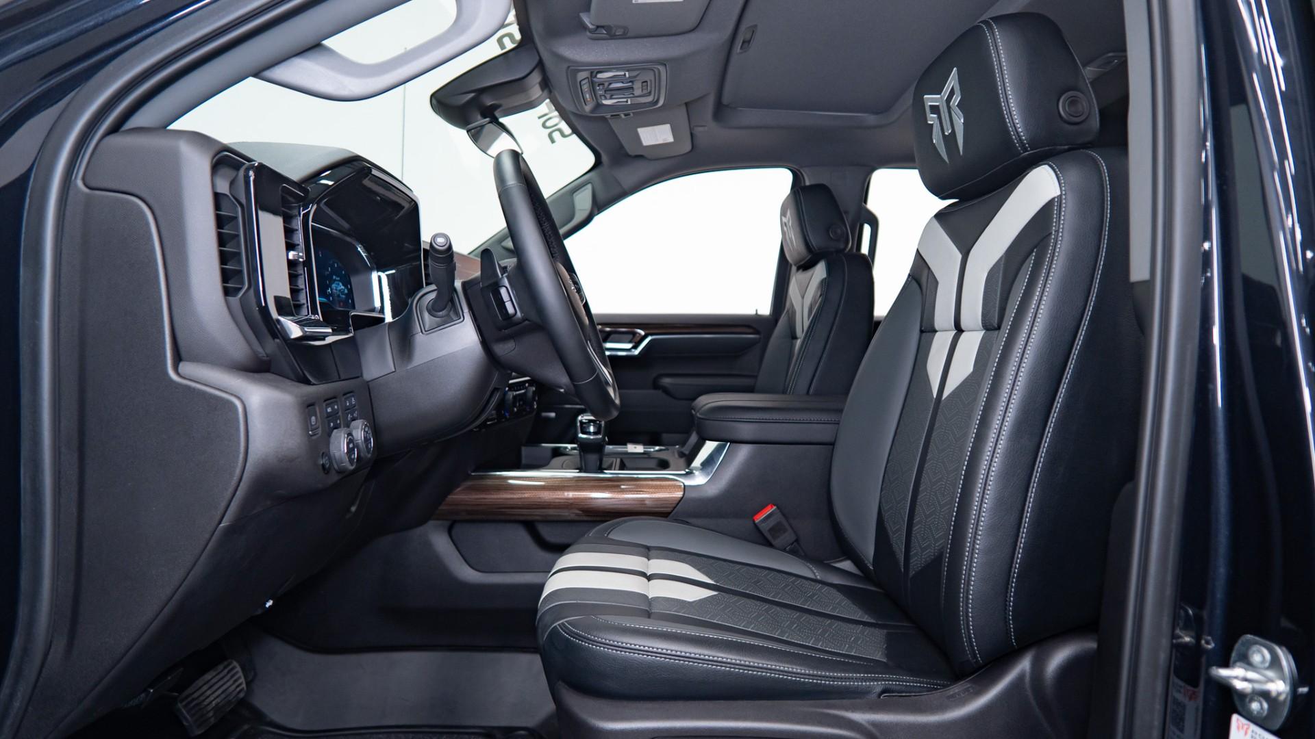 2024 CHEVROLET SILVERADO 1500 in Gray, photo 13 of 57