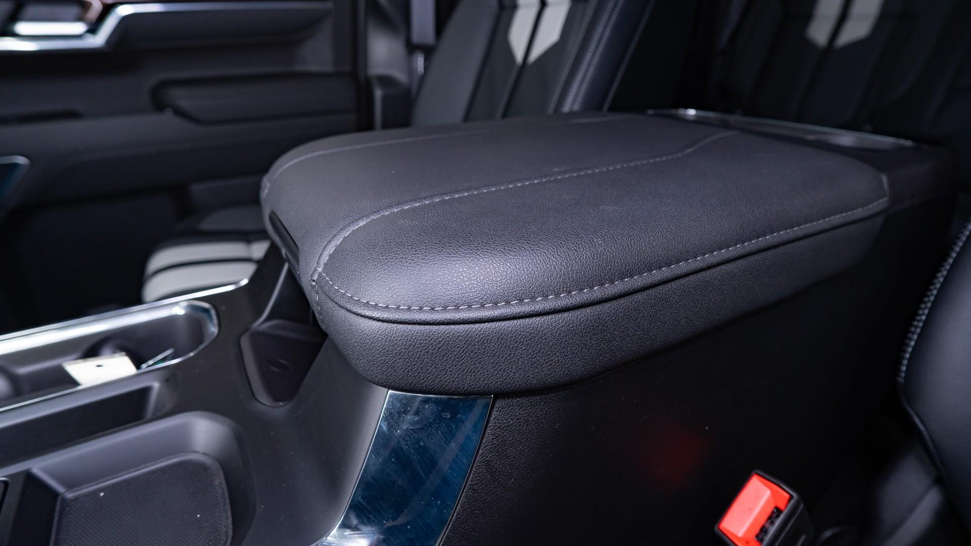 2024 CHEVROLET SILVERADO 1500 in Gray, photo 14 of 57