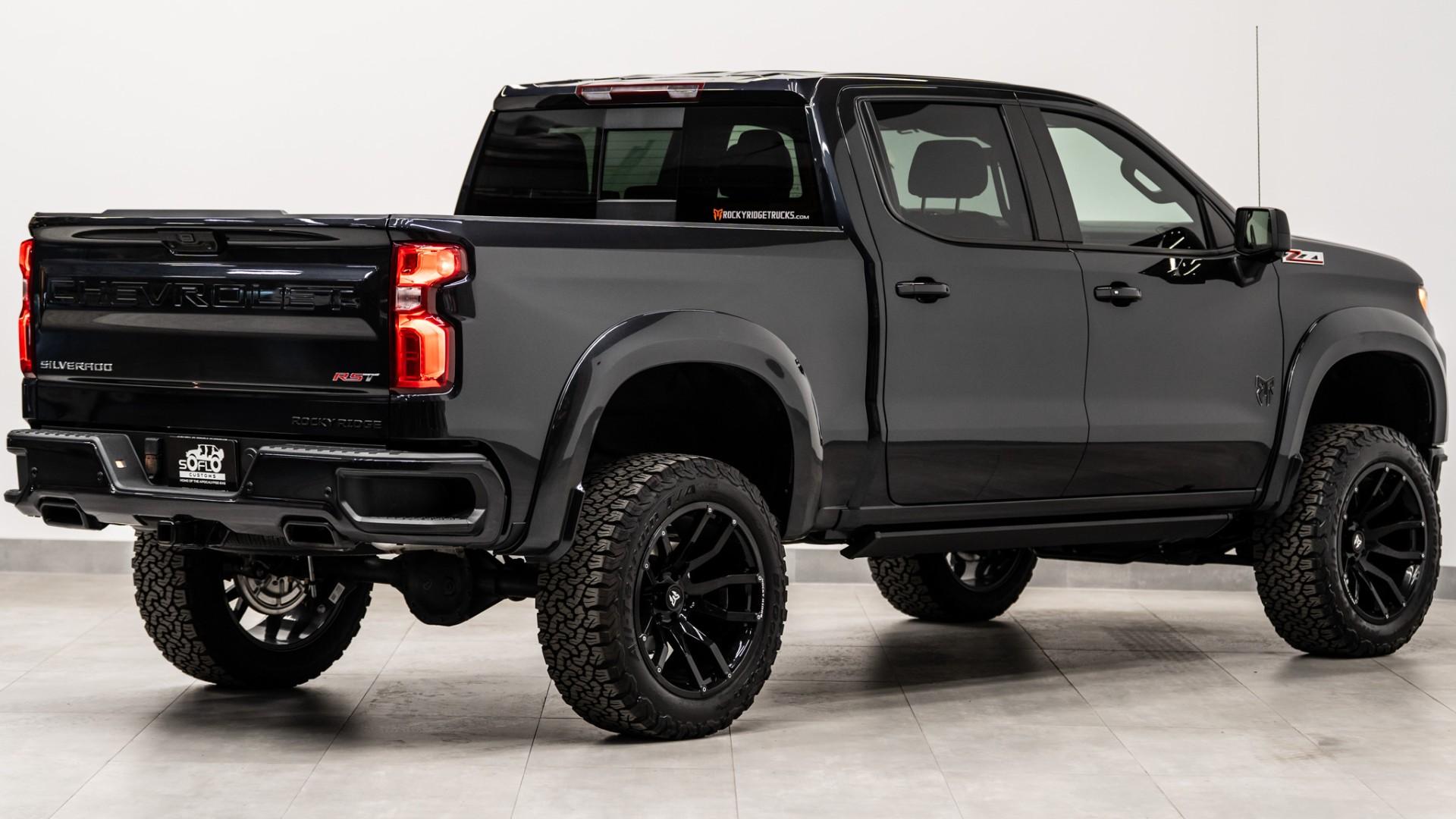 2024 CHEVROLET SILVERADO 1500 in Gray, photo 8 of 57