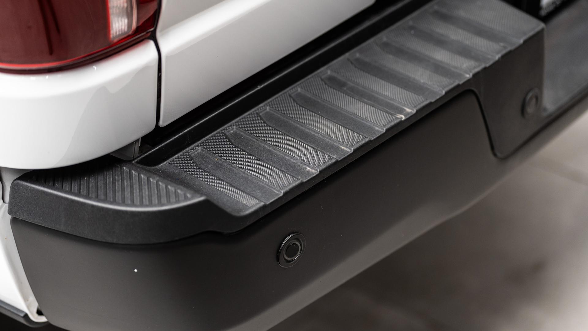 2024 FORD F-150 LARIAT in White, photo 43 of 53