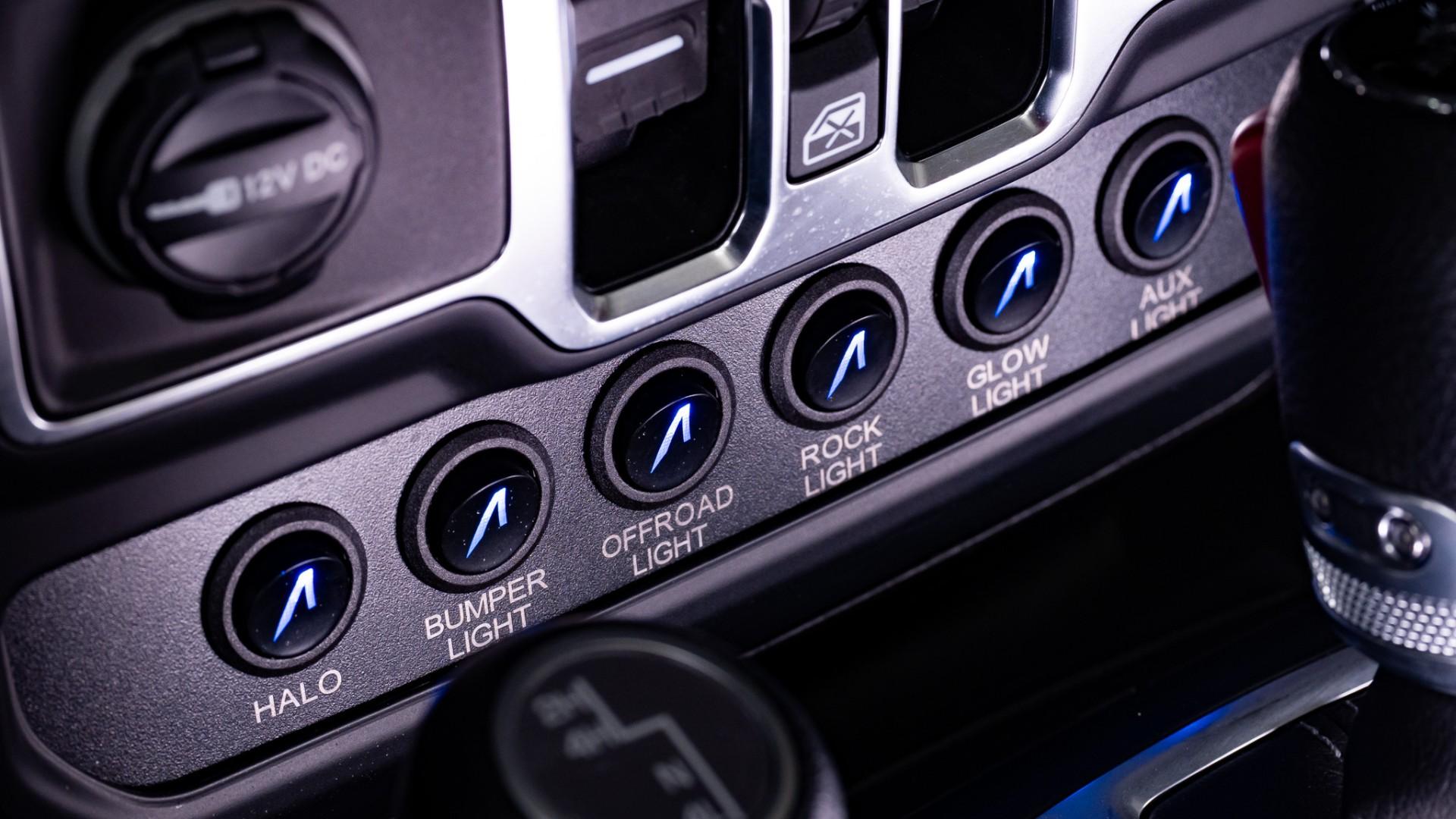 2026 JEEP GLADIATOR in Tan, photo 26 of 58
