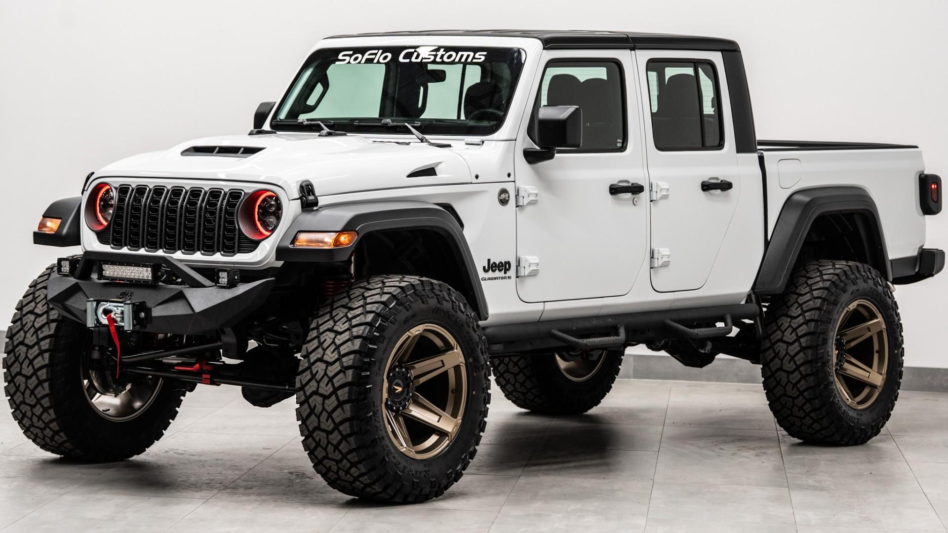 2026 JEEP GLADIATOR in White, photo 4 of 60