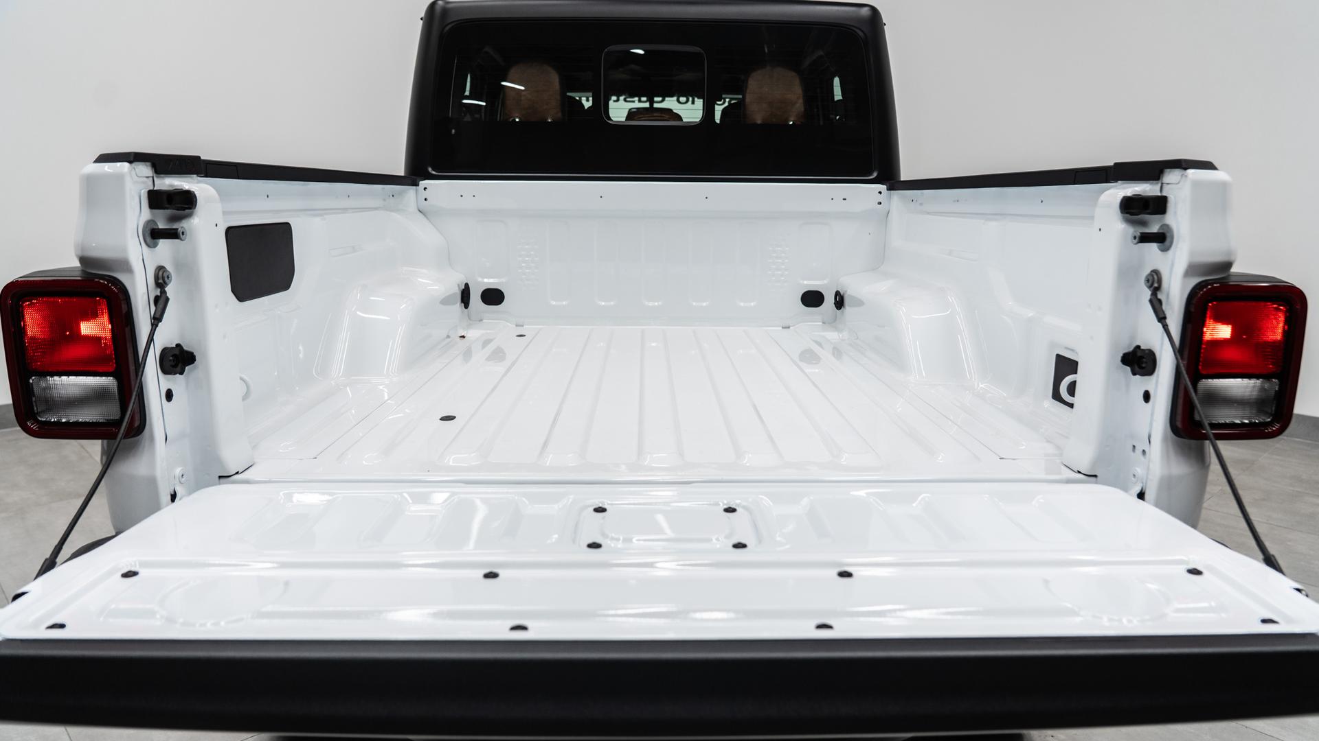 2026 JEEP GLADIATOR in White, photo 48 of 60