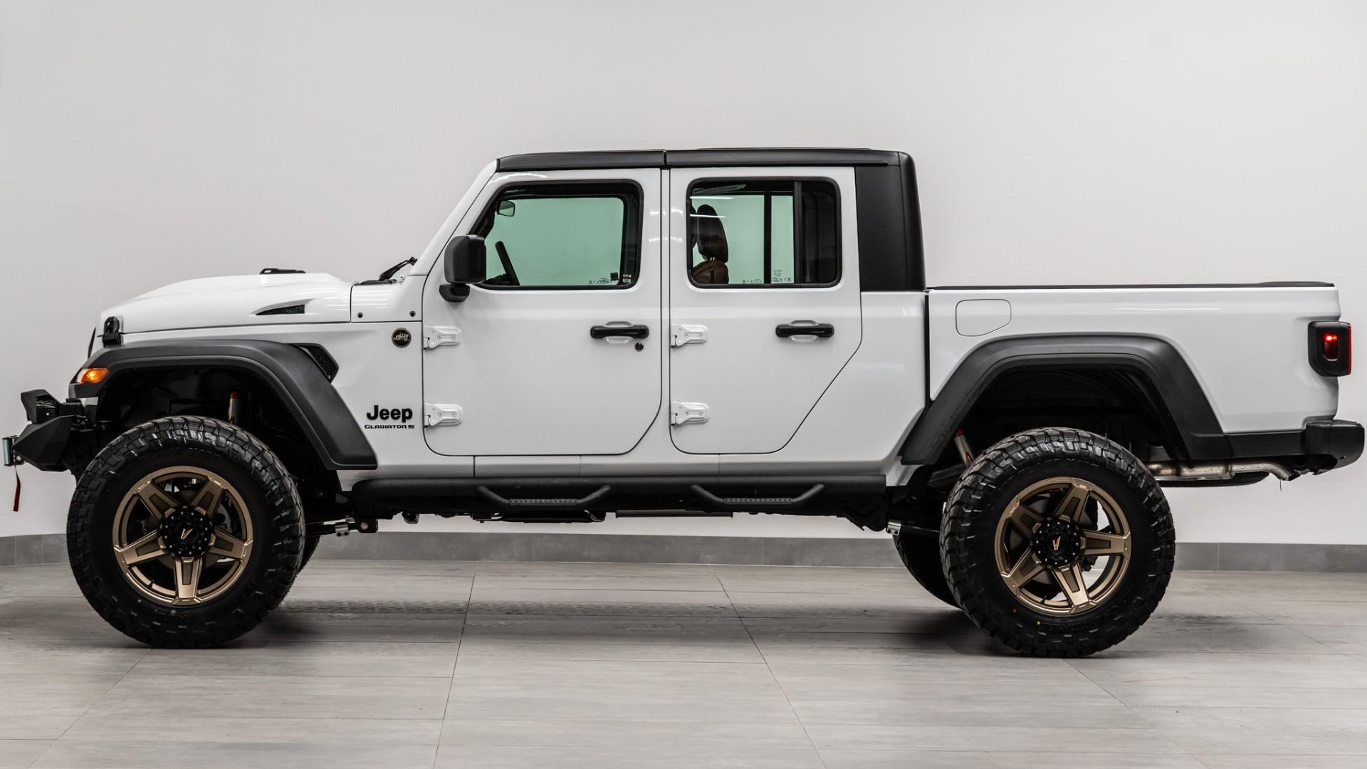 2026 JEEP GLADIATOR in White, photo 11 of 60