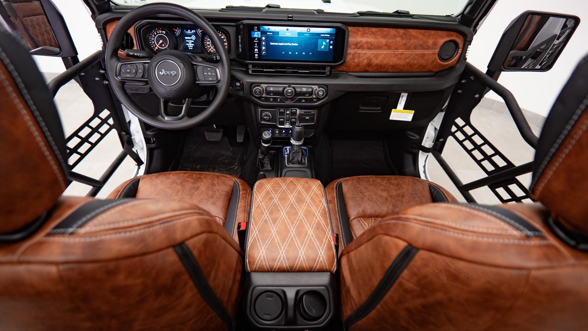 2026 JEEP GLADIATOR in White, photo 2 of 60