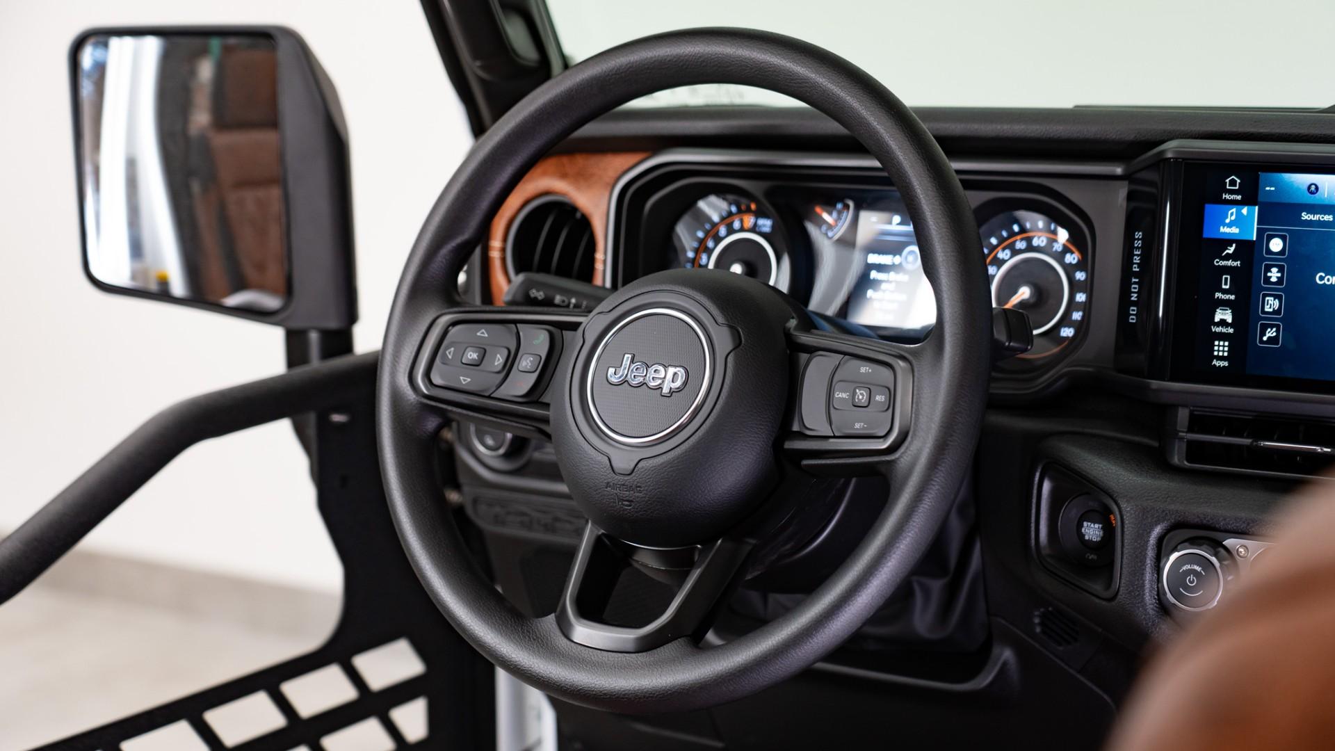 2026 JEEP GLADIATOR in White, photo 26 of 60