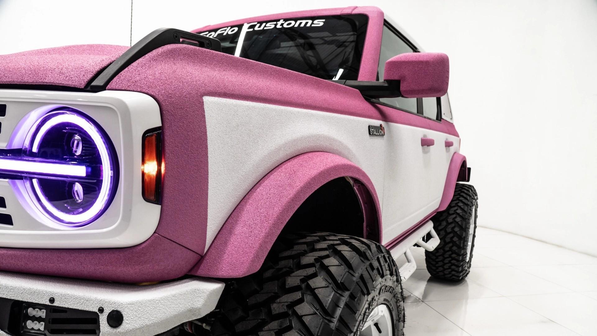 2022 FORD BRONCO in Pink, photo 13 of 44