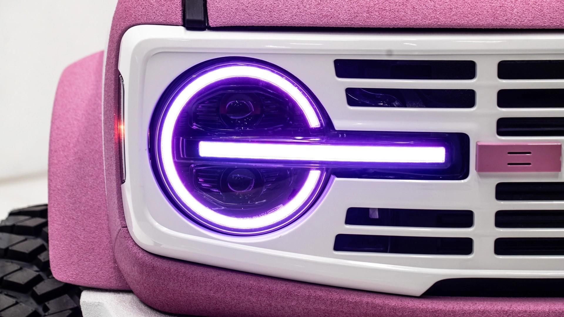 2022 FORD BRONCO in Pink, photo 17 of 44