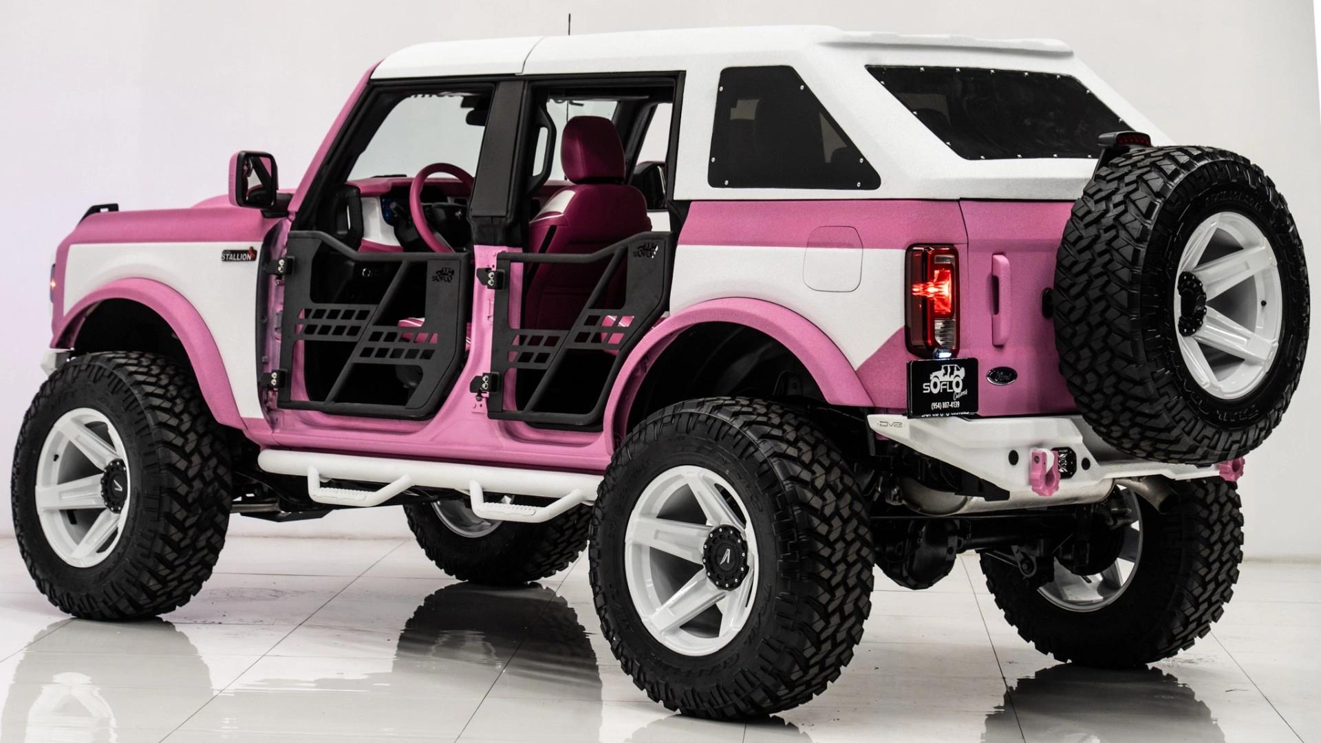 2022 FORD BRONCO in Pink, photo 24 of 44