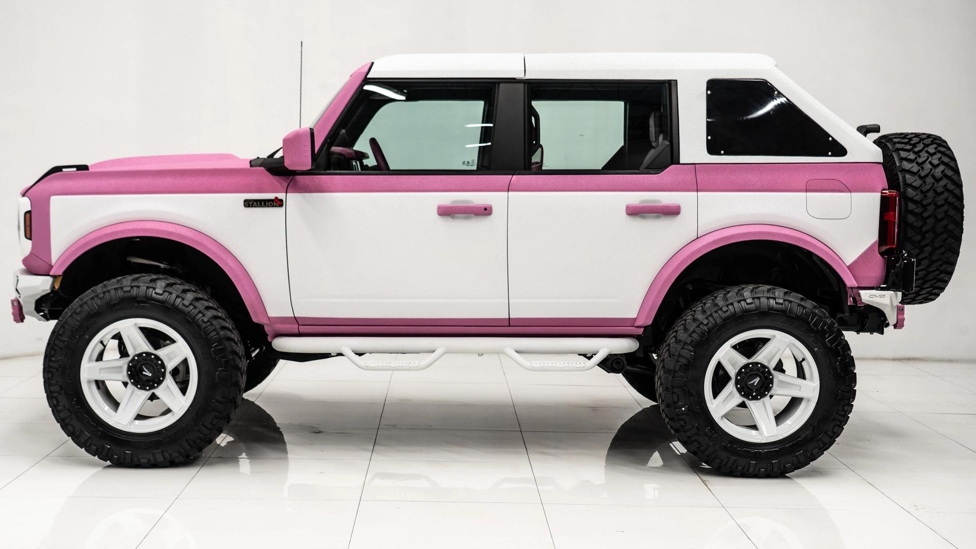 2022 FORD BRONCO in Pink, photo 12 of 44