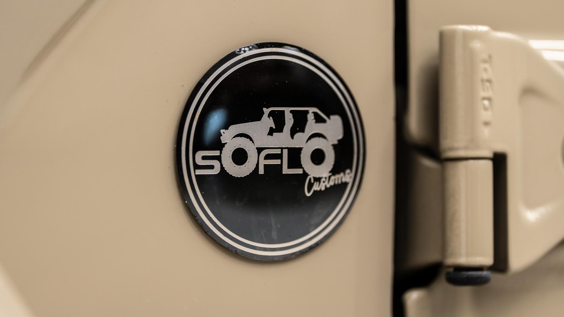 2020 JEEP GLADIATOR in Gobi, photo 32 of 60