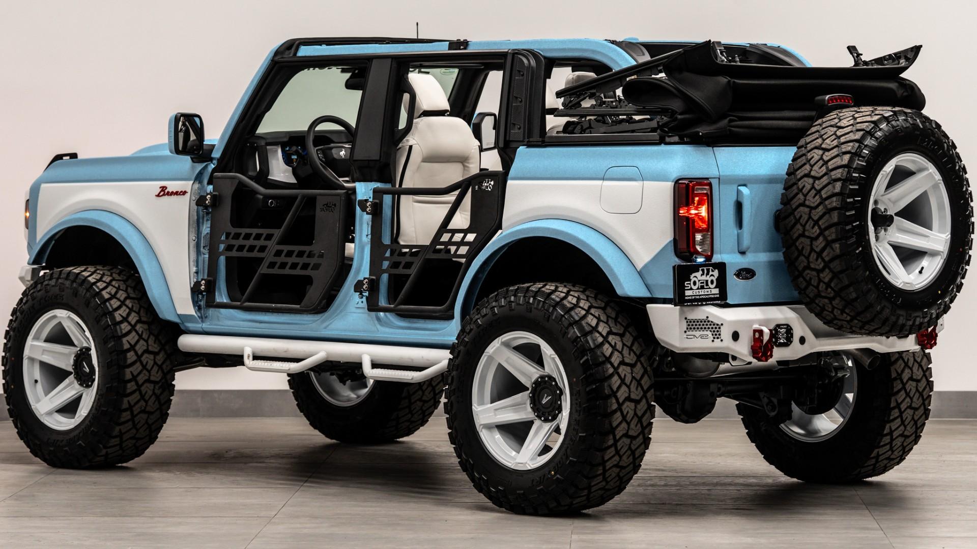 2025 FORD BRONCO in Baby Blue, photo 16 of 58