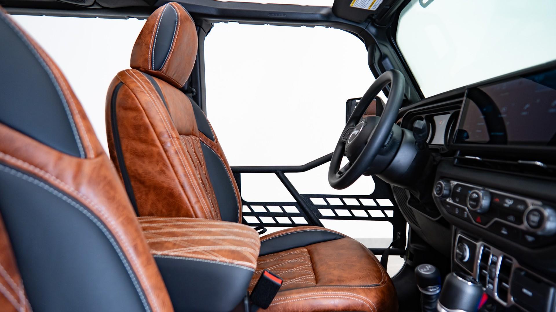 2025 JEEP GLADIATOR in Black, photo 25 of 56