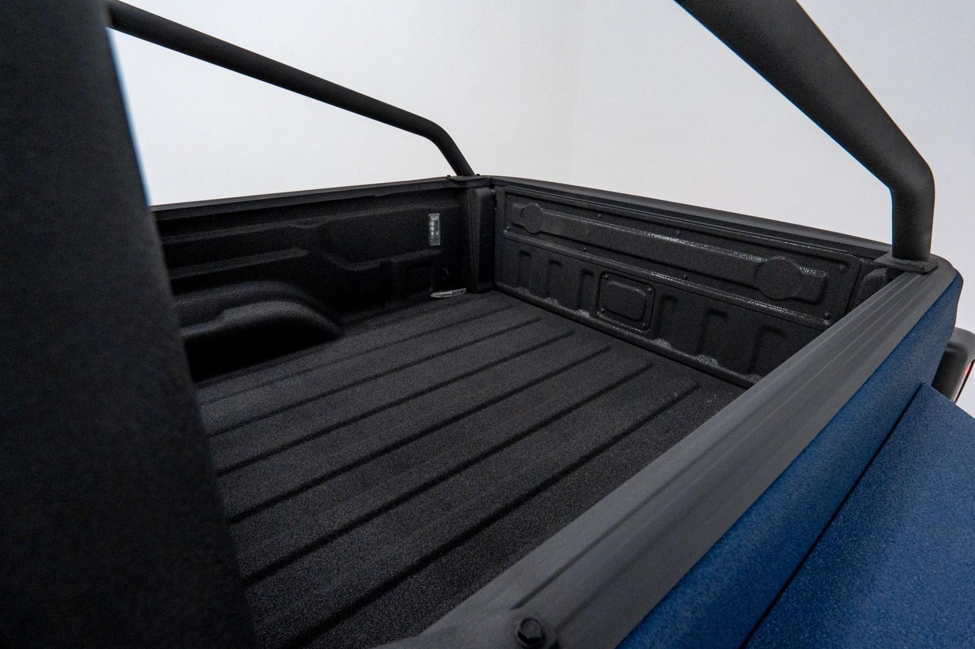 2026 JEEP GLADIATOR in Navy, photo 25 of 58