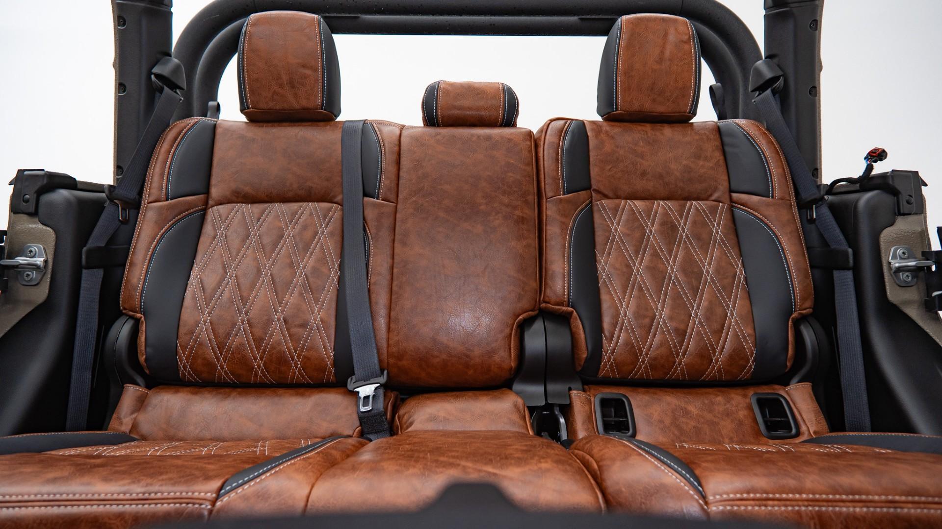 2026 JEEP GLADIATOR in Tan, photo 28 of 54