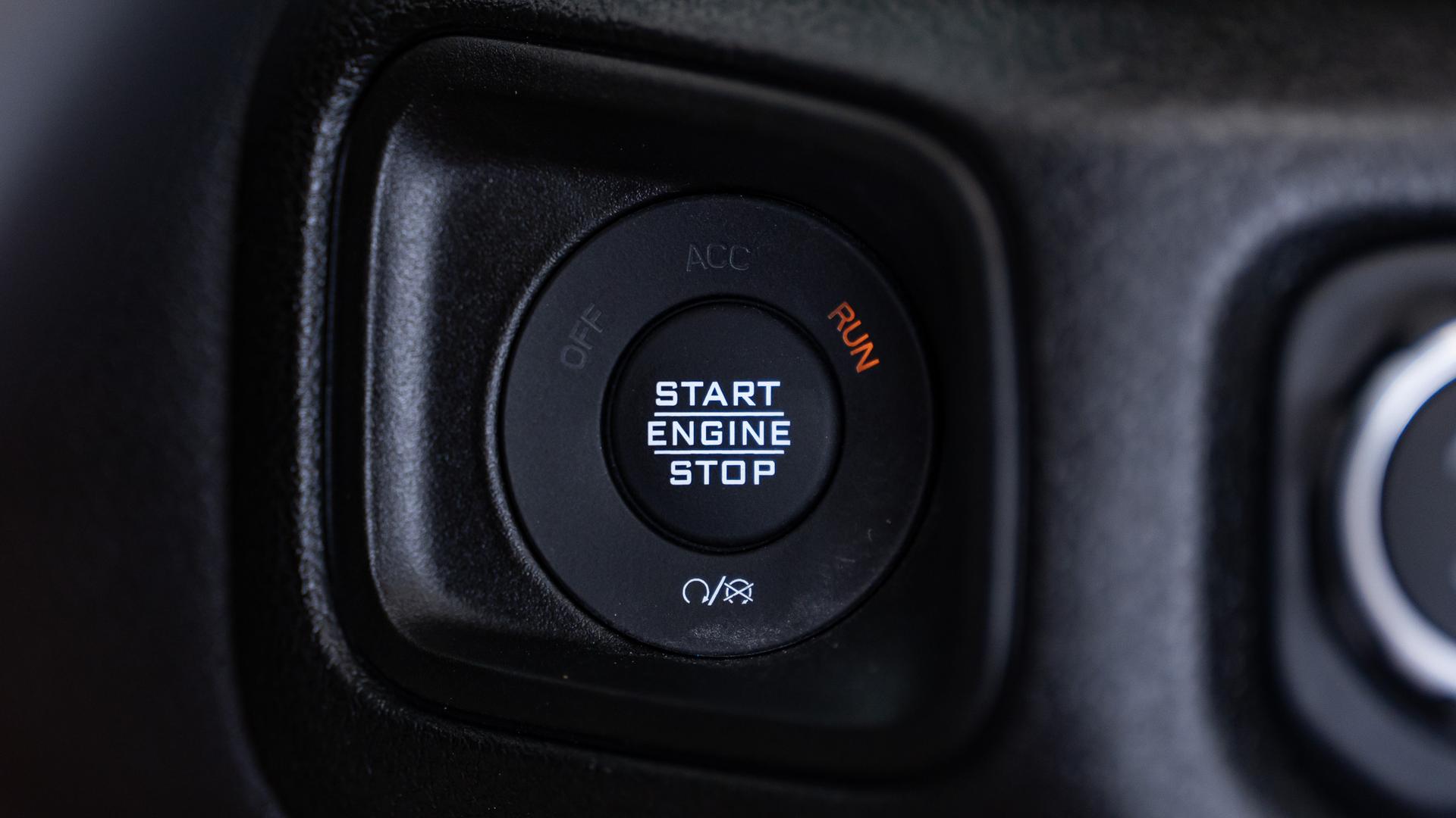 2026 JEEP GLADIATOR in Tan, photo 39 of 54