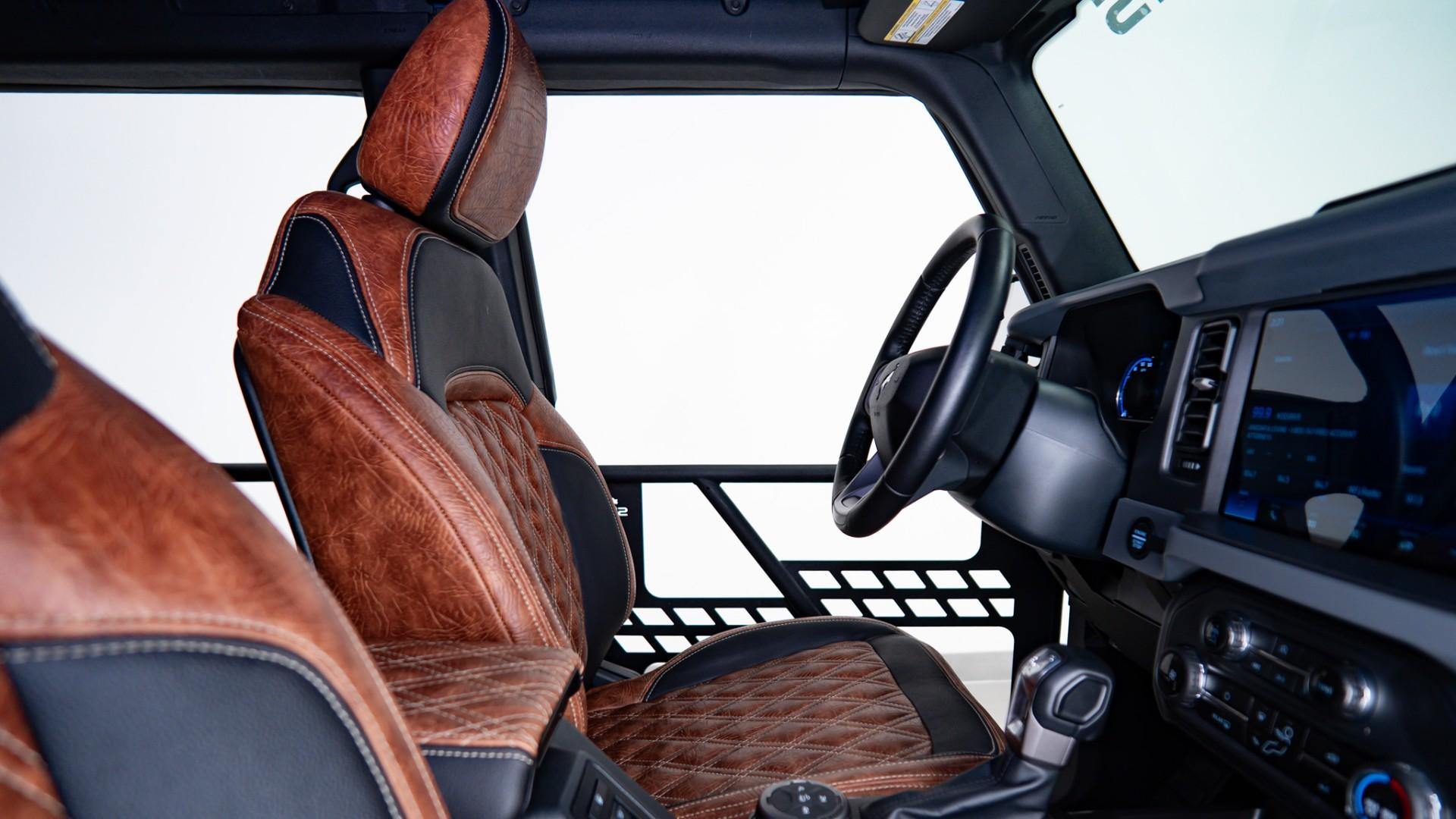 2024 FORD BRONCO in Pepsi Blue, photo 34 of 52