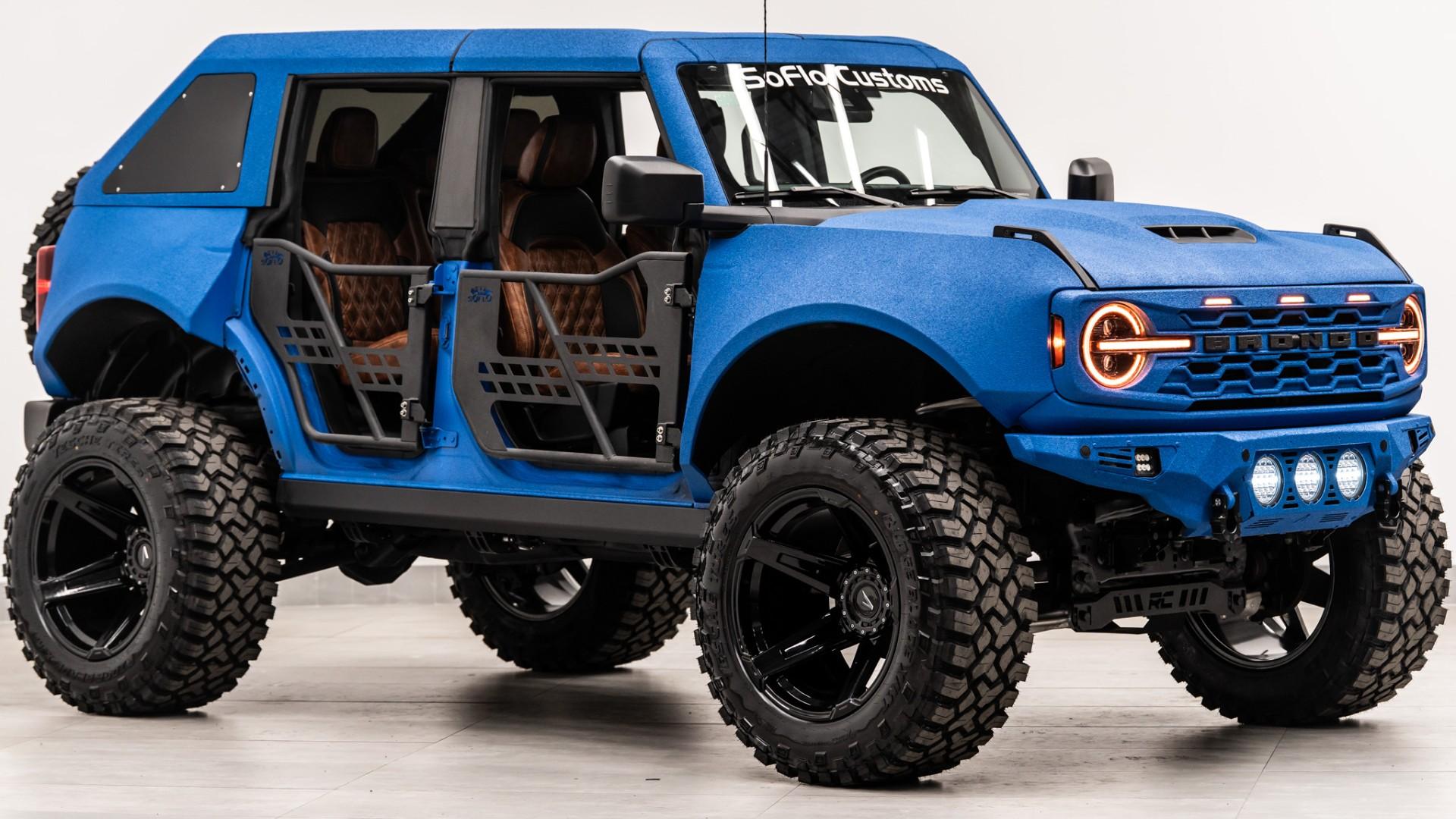 2024 FORD BRONCO in Pepsi Blue, photo 13 of 52