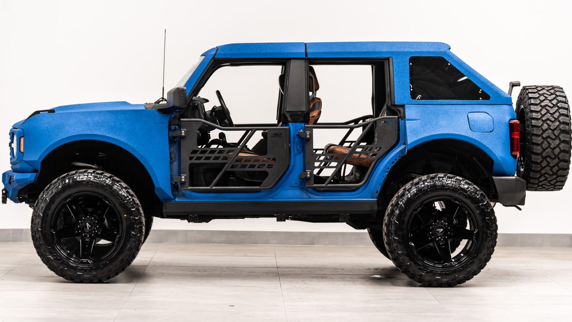 2024 FORD BRONCO in Pepsi Blue, photo 16 of 52