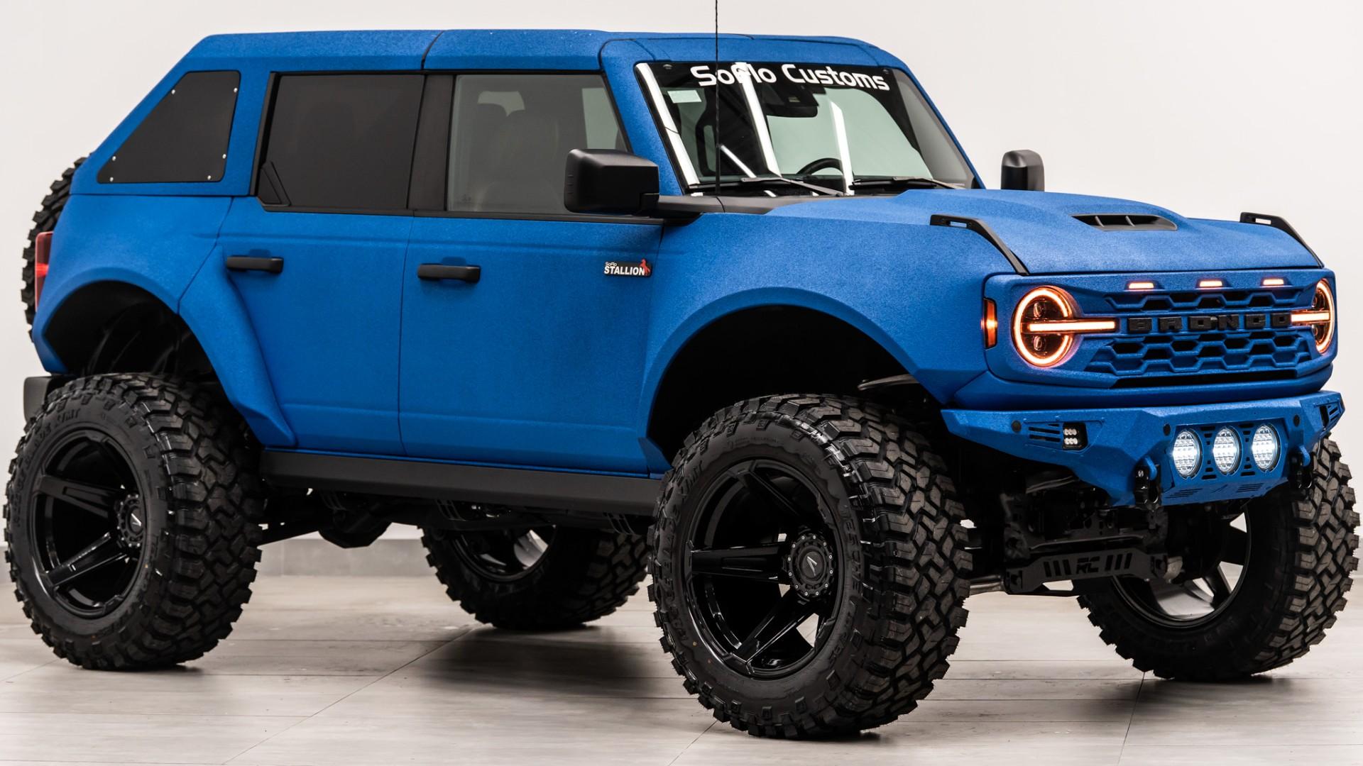 2024 FORD BRONCO in Pepsi Blue, photo 7 of 52