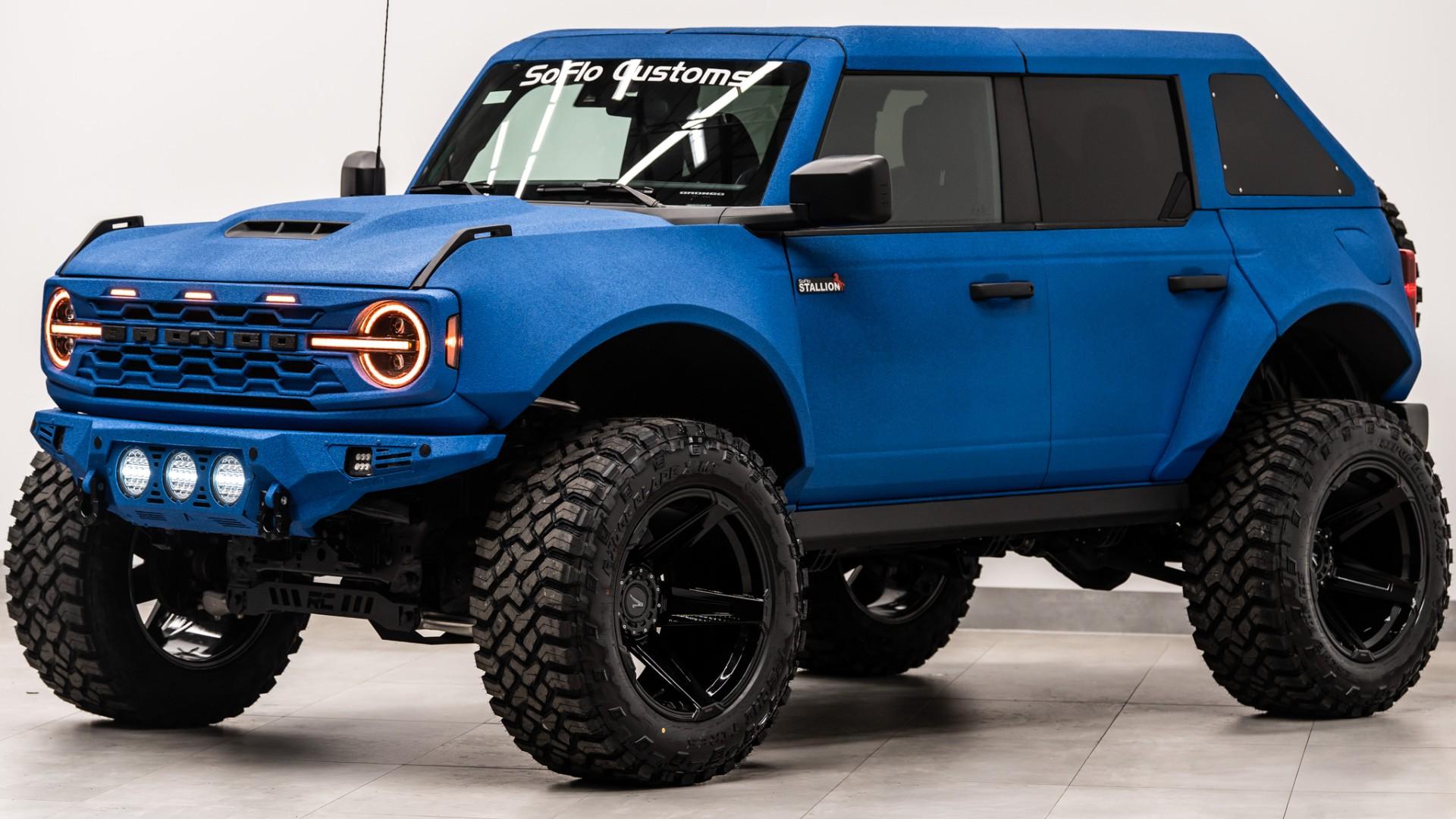 2024 FORD BRONCO in Pepsi Blue, photo 4 of 52